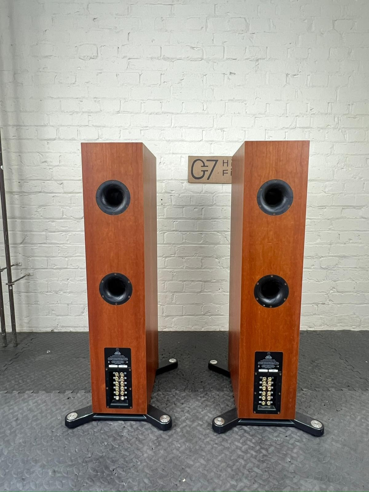 LINN AKURATE 242 FLOOR STANDING SPEAKERS