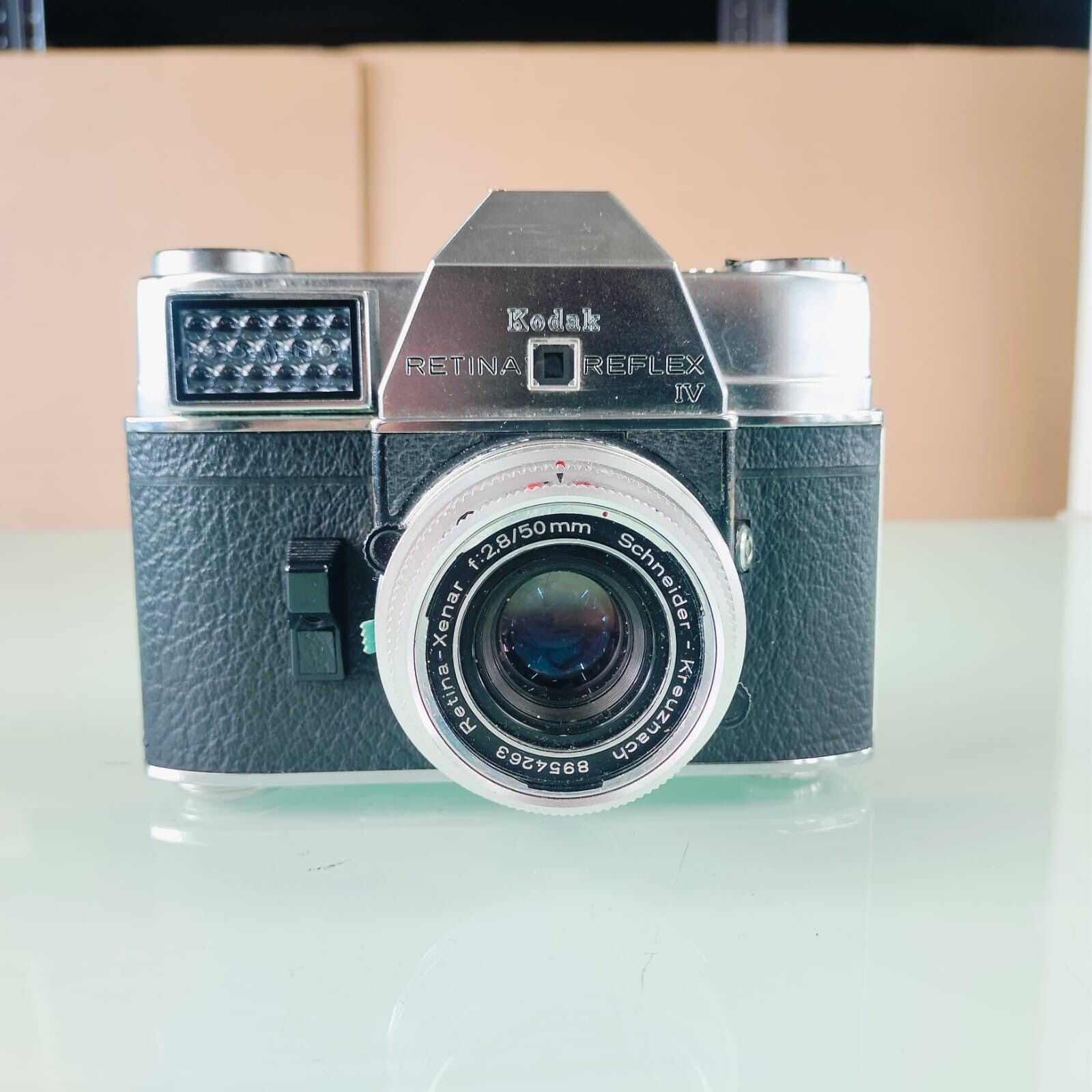 KODAK RETINA REFLEX IV SLR CAMERA WITH SCHNEIDER-KREUZNACH F:2.8 / 50MM LENS