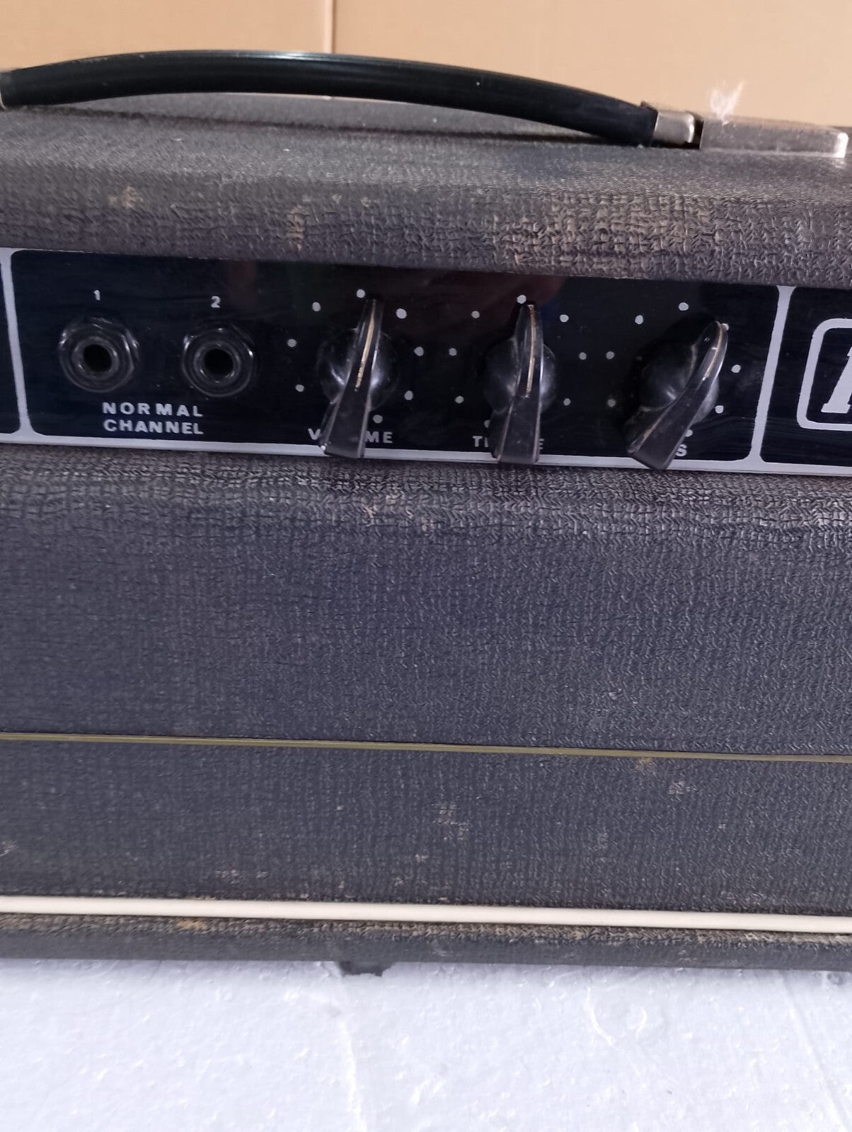 KELLY VALVE TUBE GUITAR AMPLIFIER