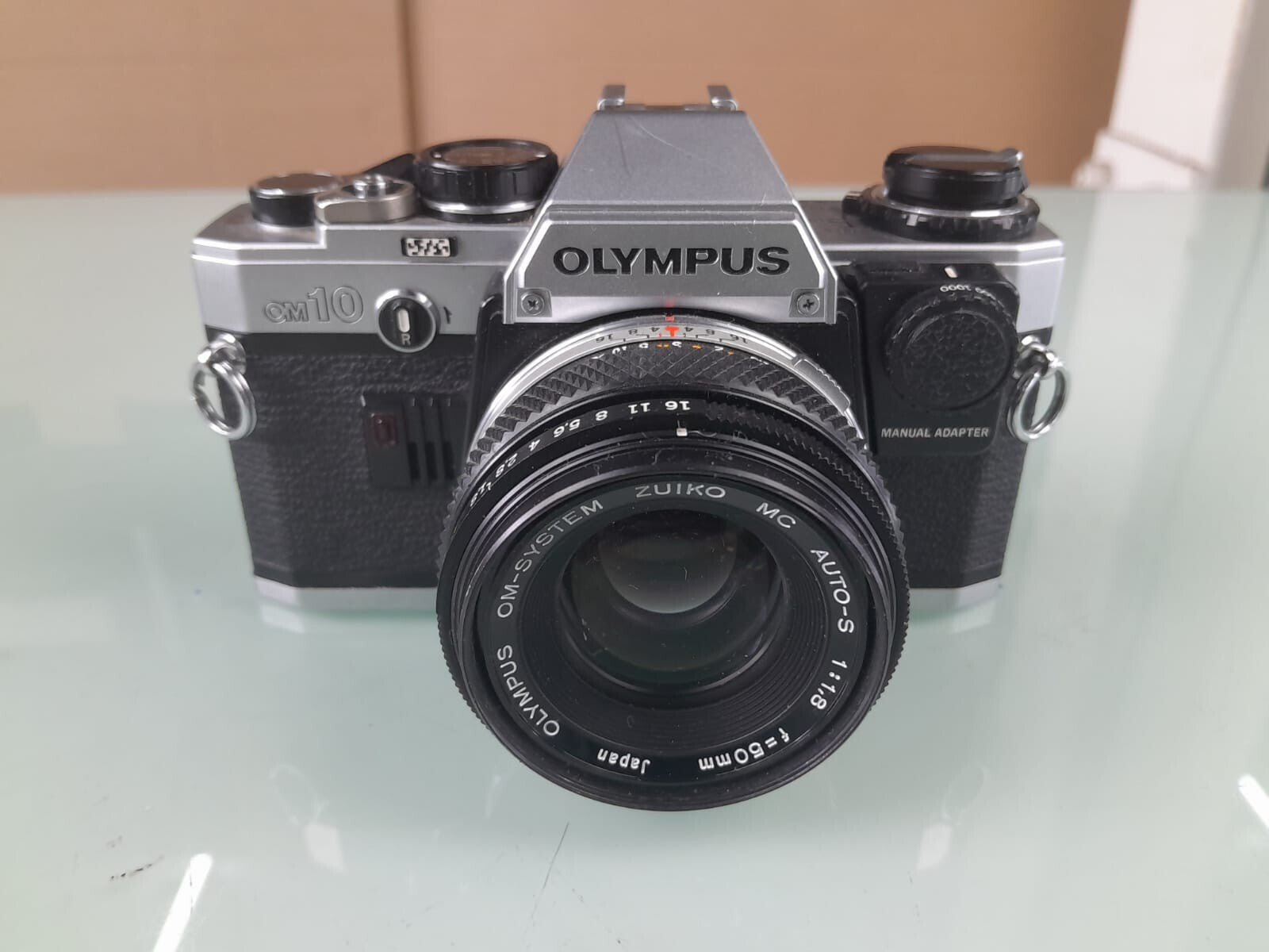 OLYMPUS OM 10 SLR CAMERA WITH ZUIKO MC AUTO-S 1:1.8 F=50MM LENS