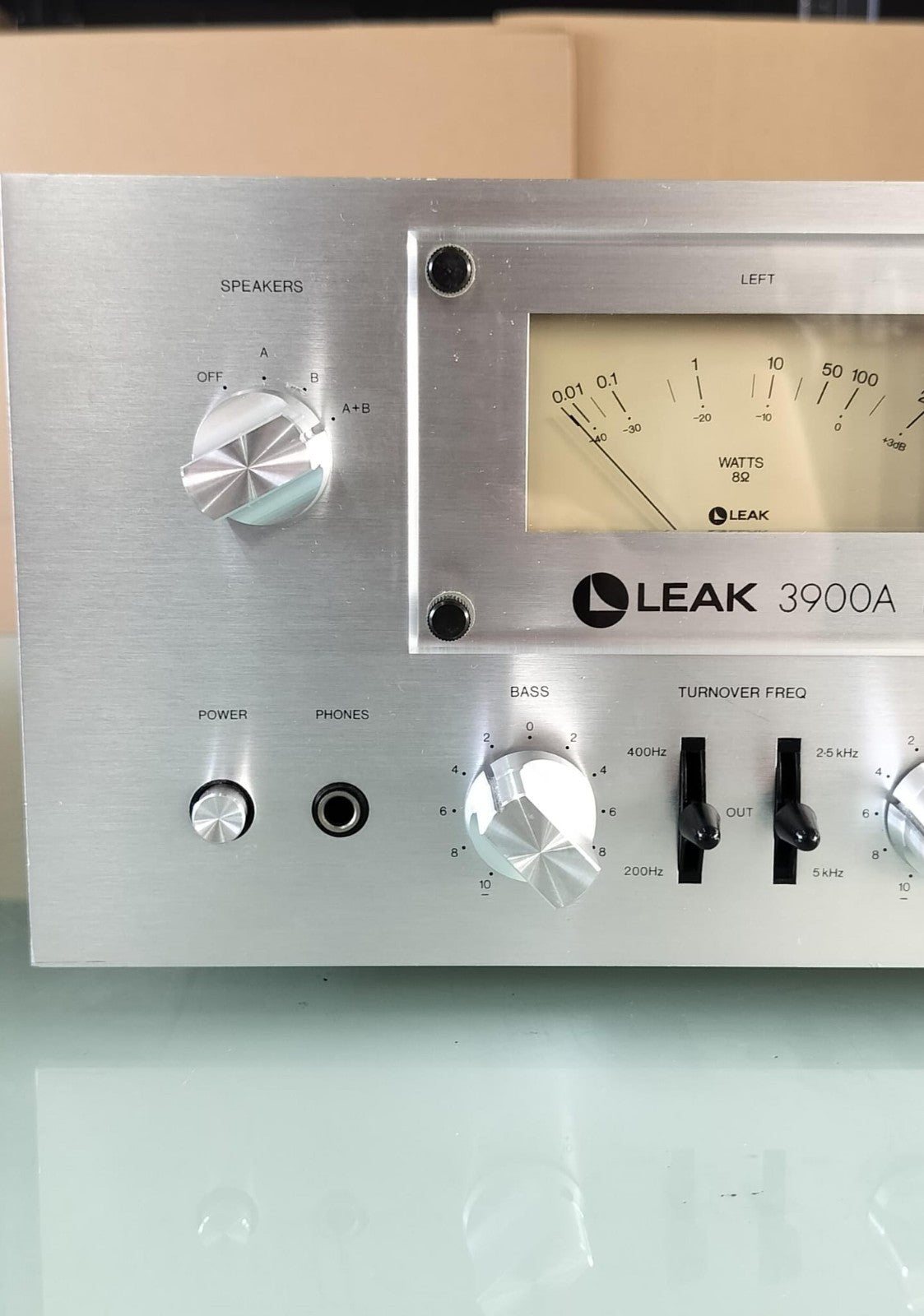 LEAK 3900A INTEGRATED STEREO AMPLIFIER
