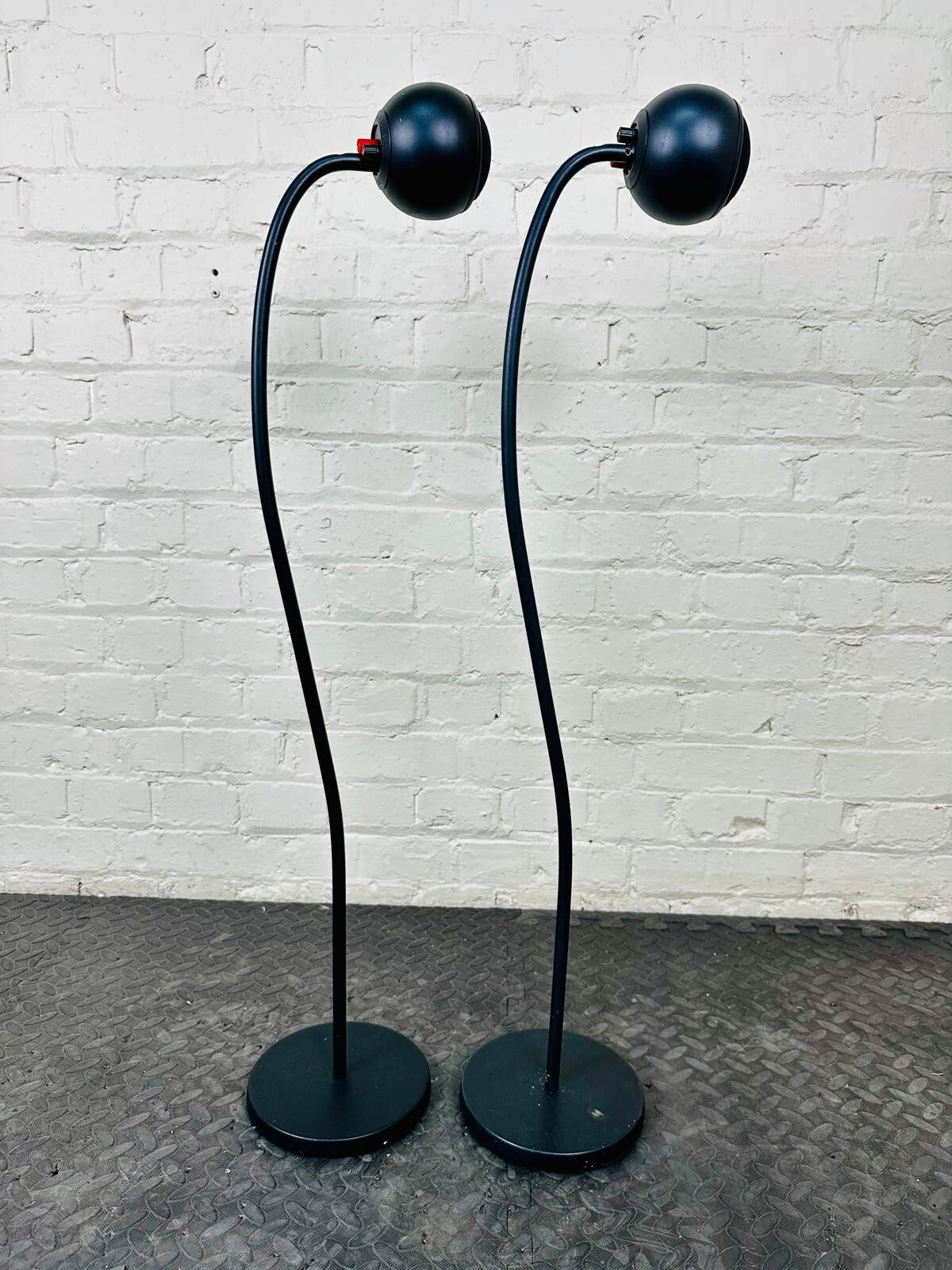 Anthony Gallo Acoustics Nucleus Speakers With Floor Stands #002