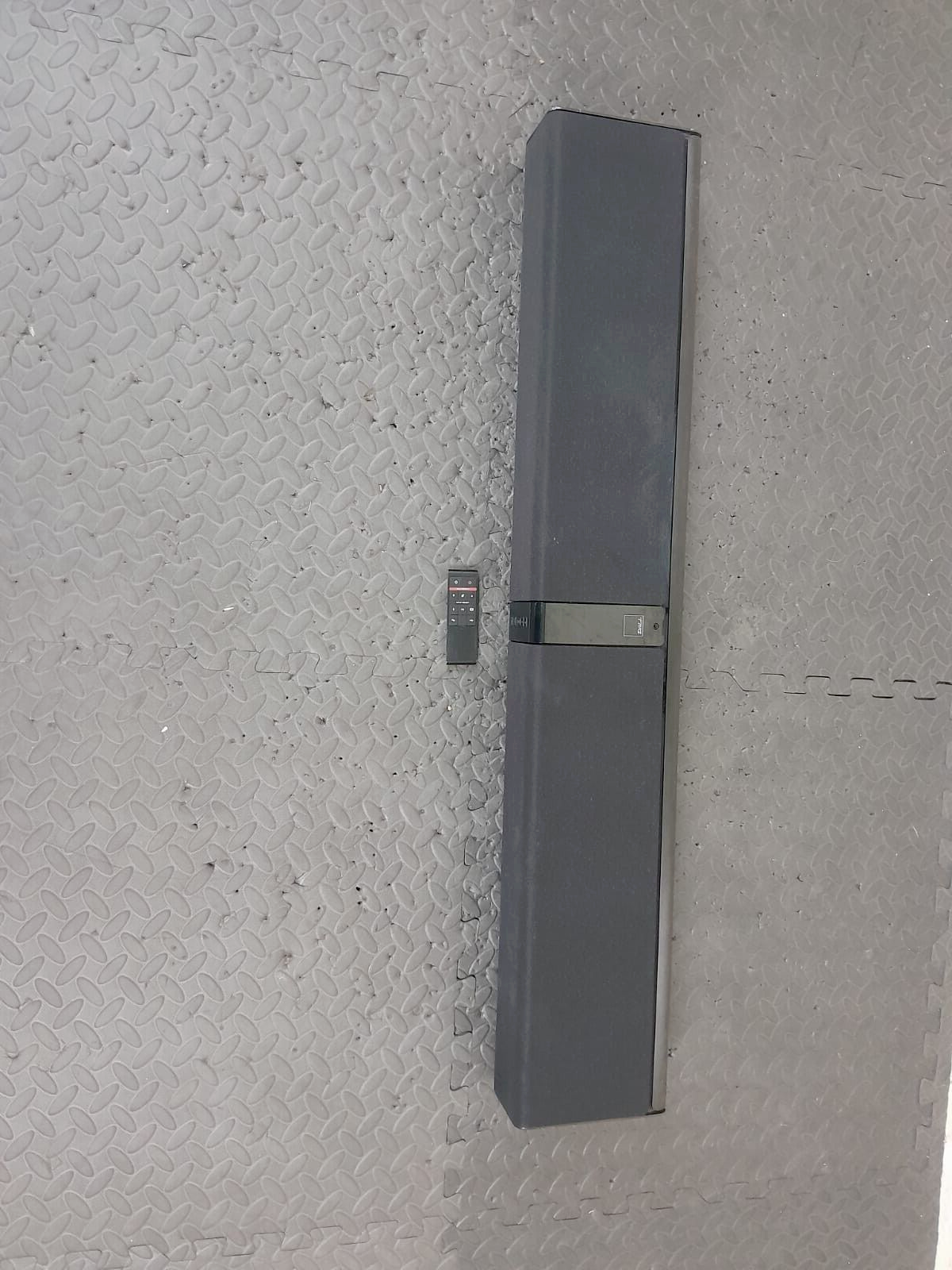 DALI KUBIK ONE SOUNDBAR WITH REMOTE