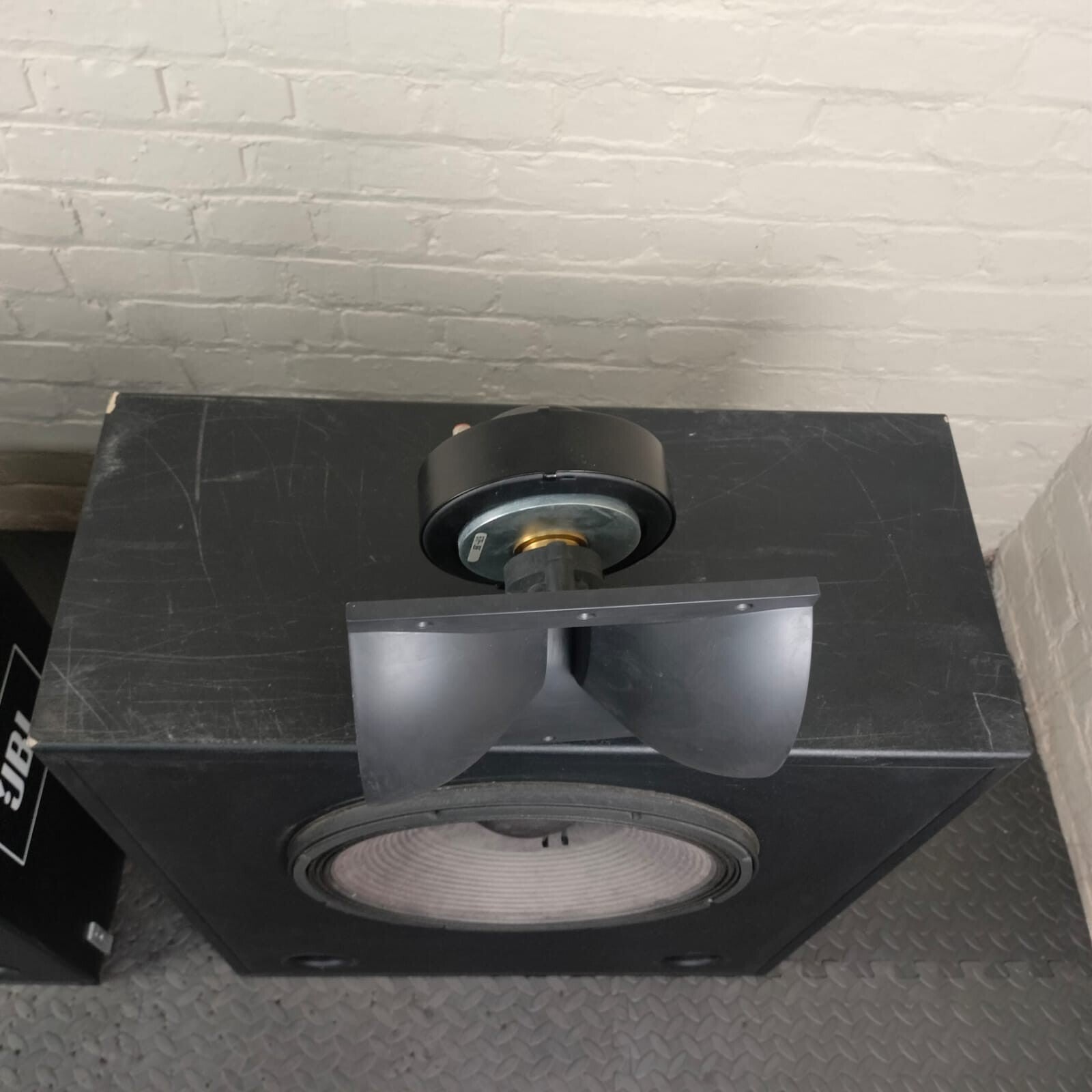 JBL 3678 Bass Subwoofers With JBL PRO 2425 HS Horn Tweeters