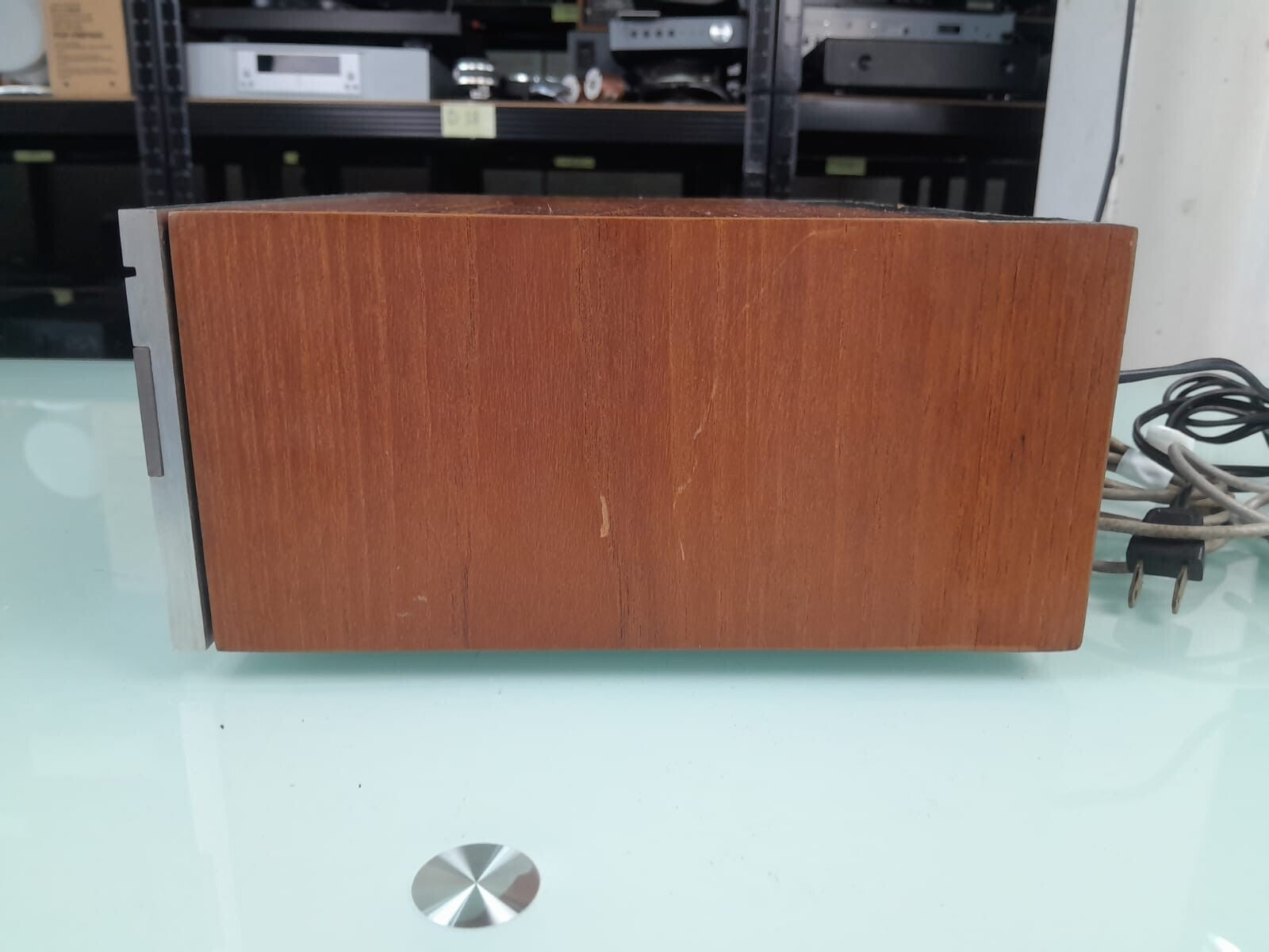 LEAK DELTA AM - FM TUNER