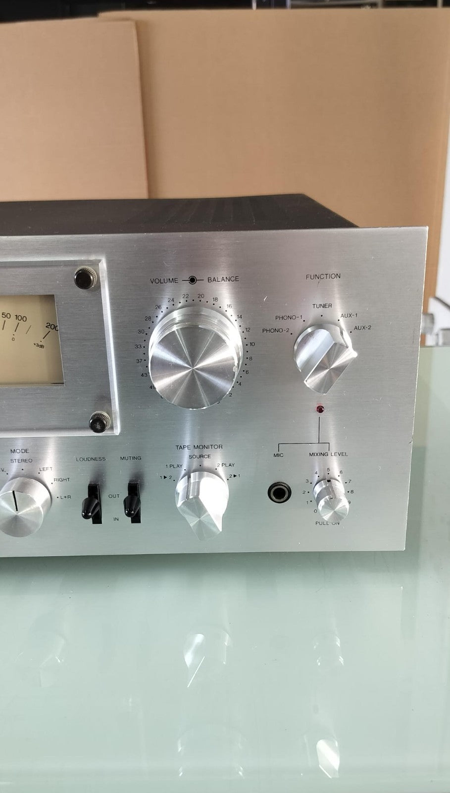 LEAK 3900A INTEGRATED STEREO AMPLIFIER