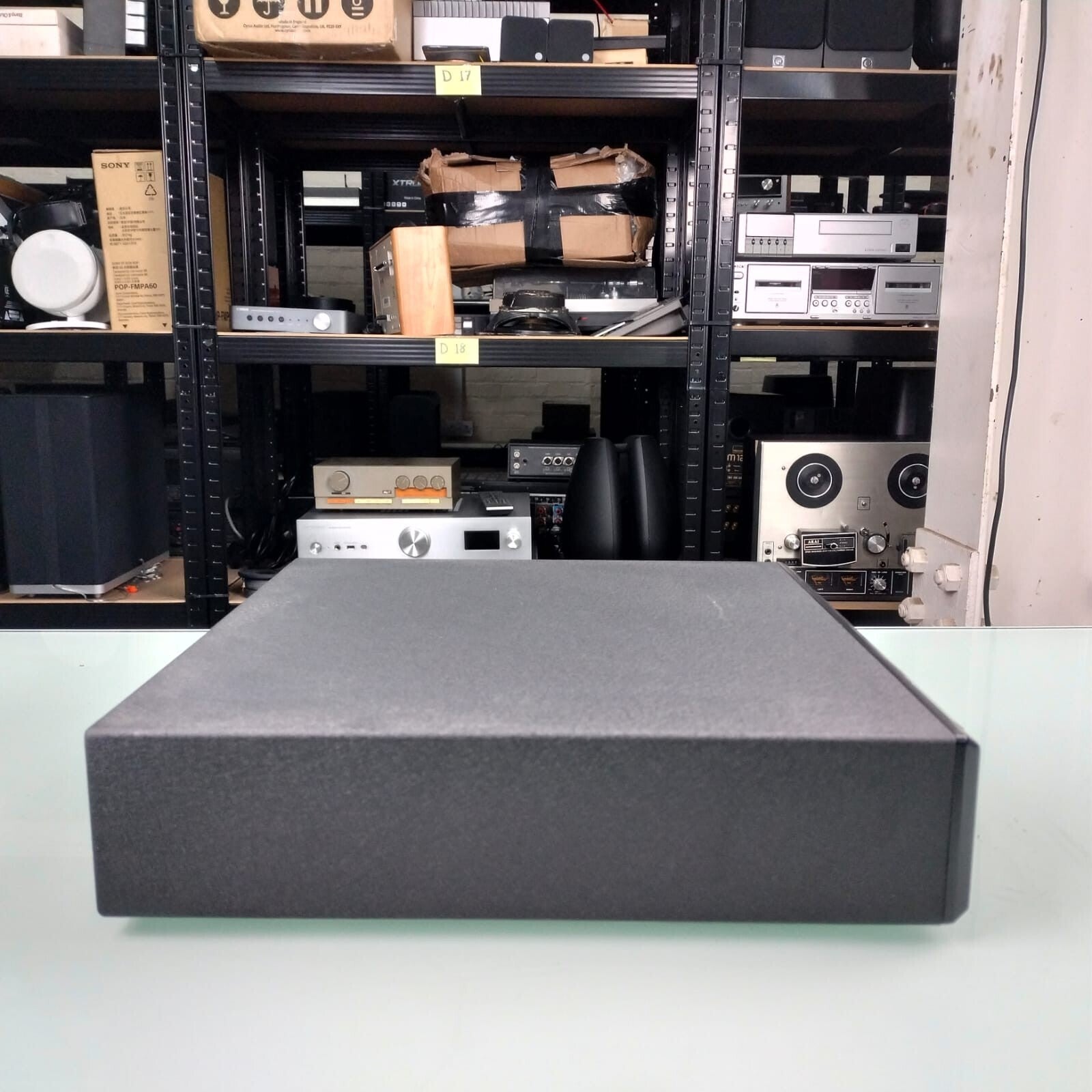 LINN KAIRN PRO PREAMPLIFIER WITH REMOTE