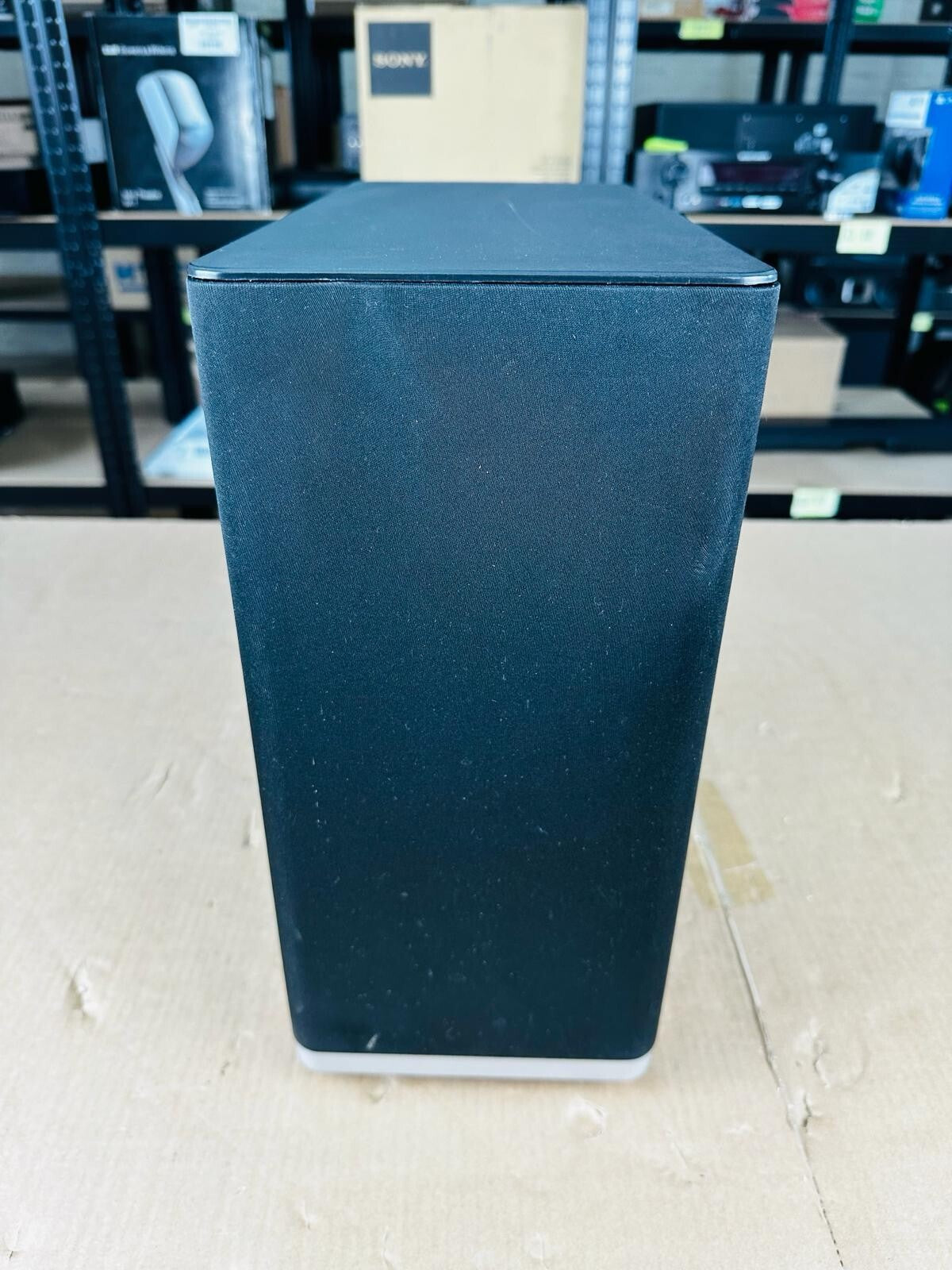 LG 94T1-W Speaker System subwoofer