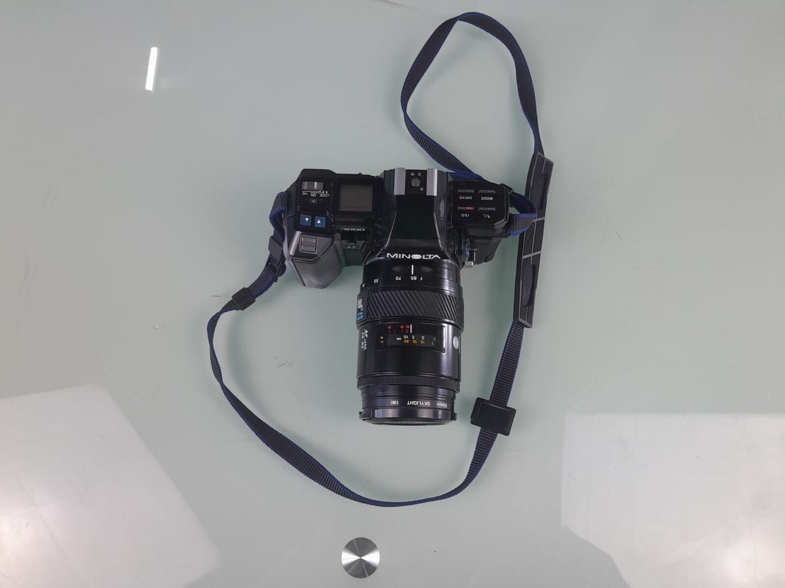 MINOLTA 7000 SLR CAMERA WITH AF LENS 28-85