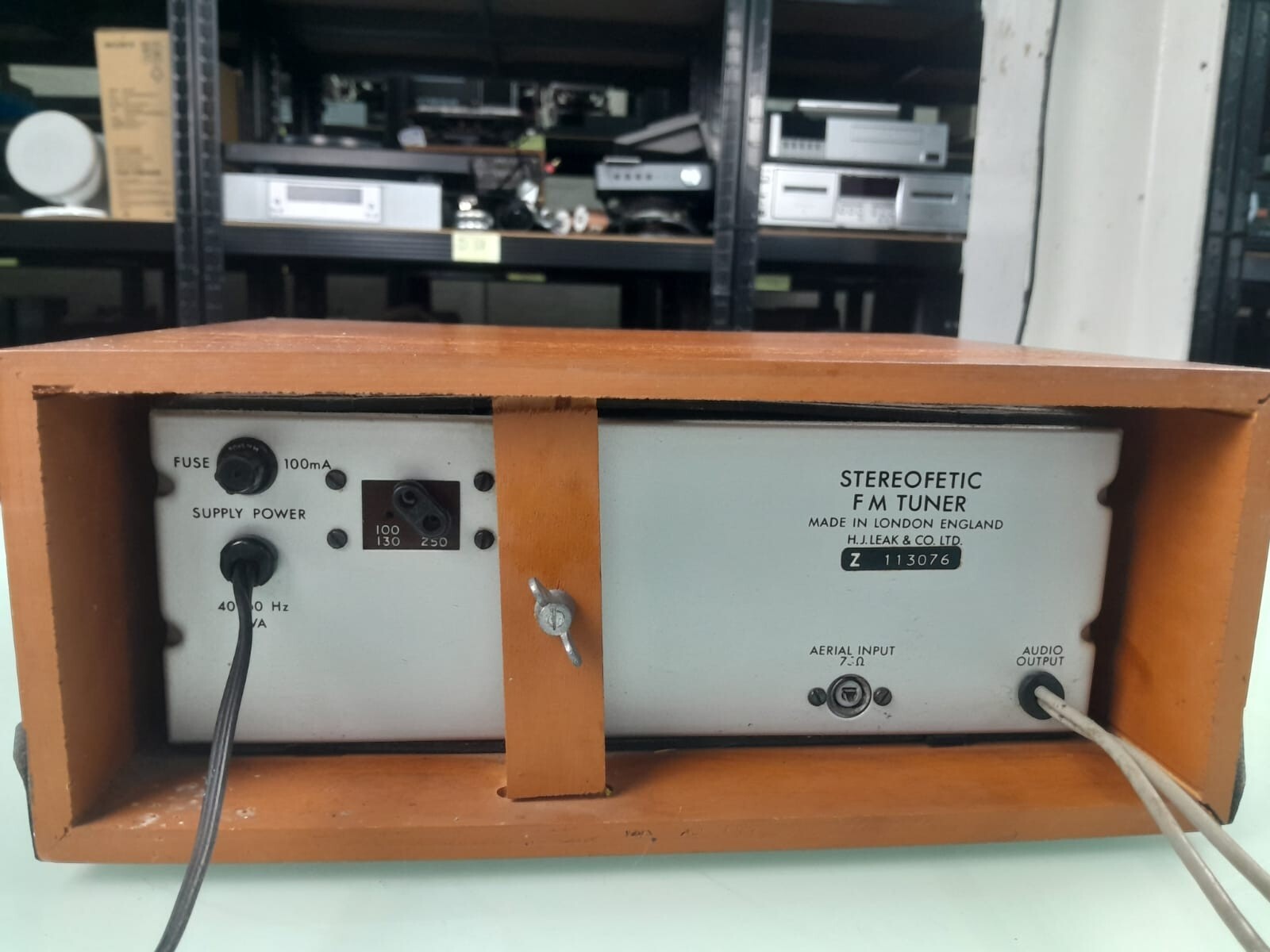LEAK STEREOFETIC FM TUNER