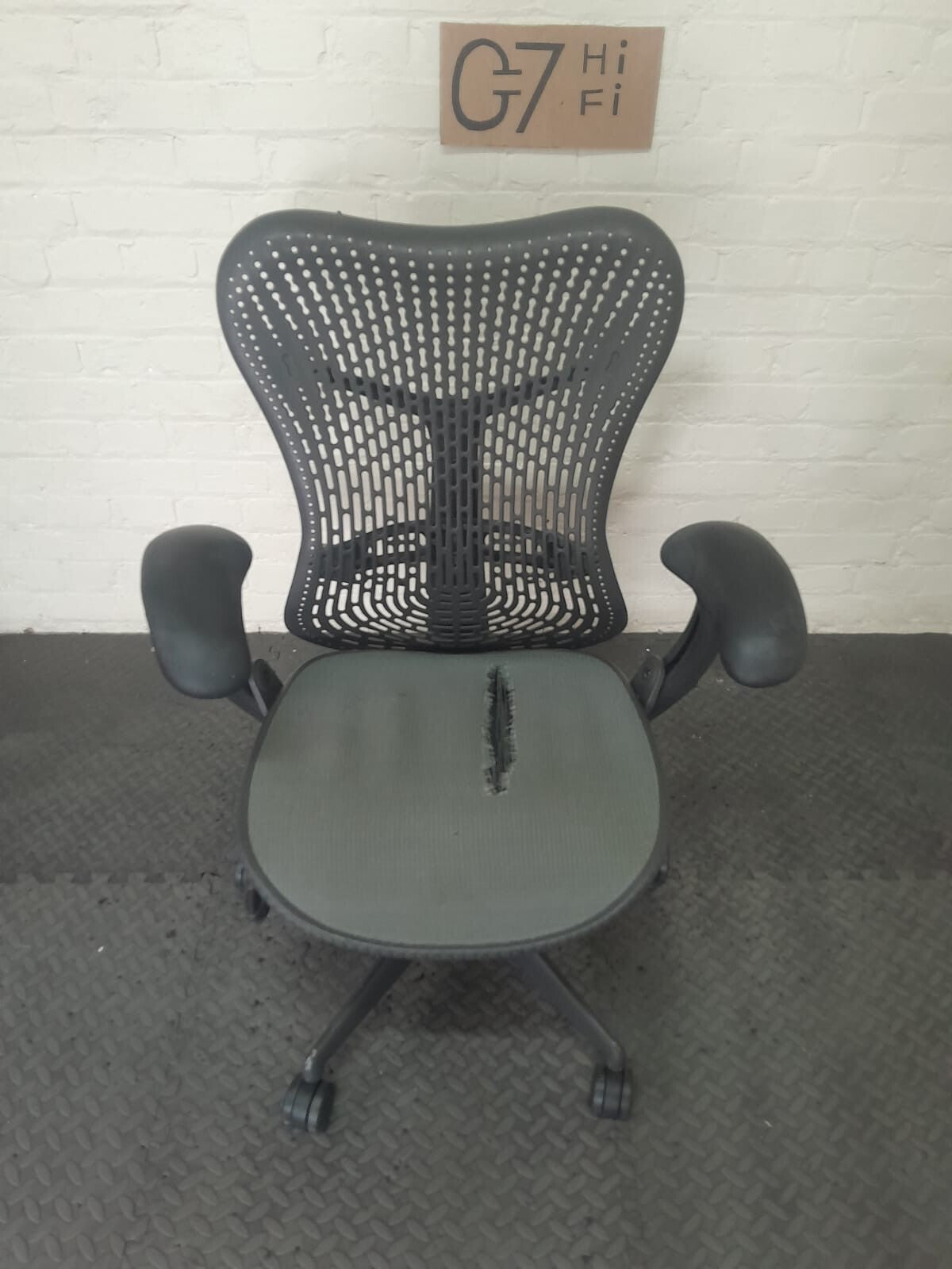 HERMAN MILLER MIRA CHAIR
