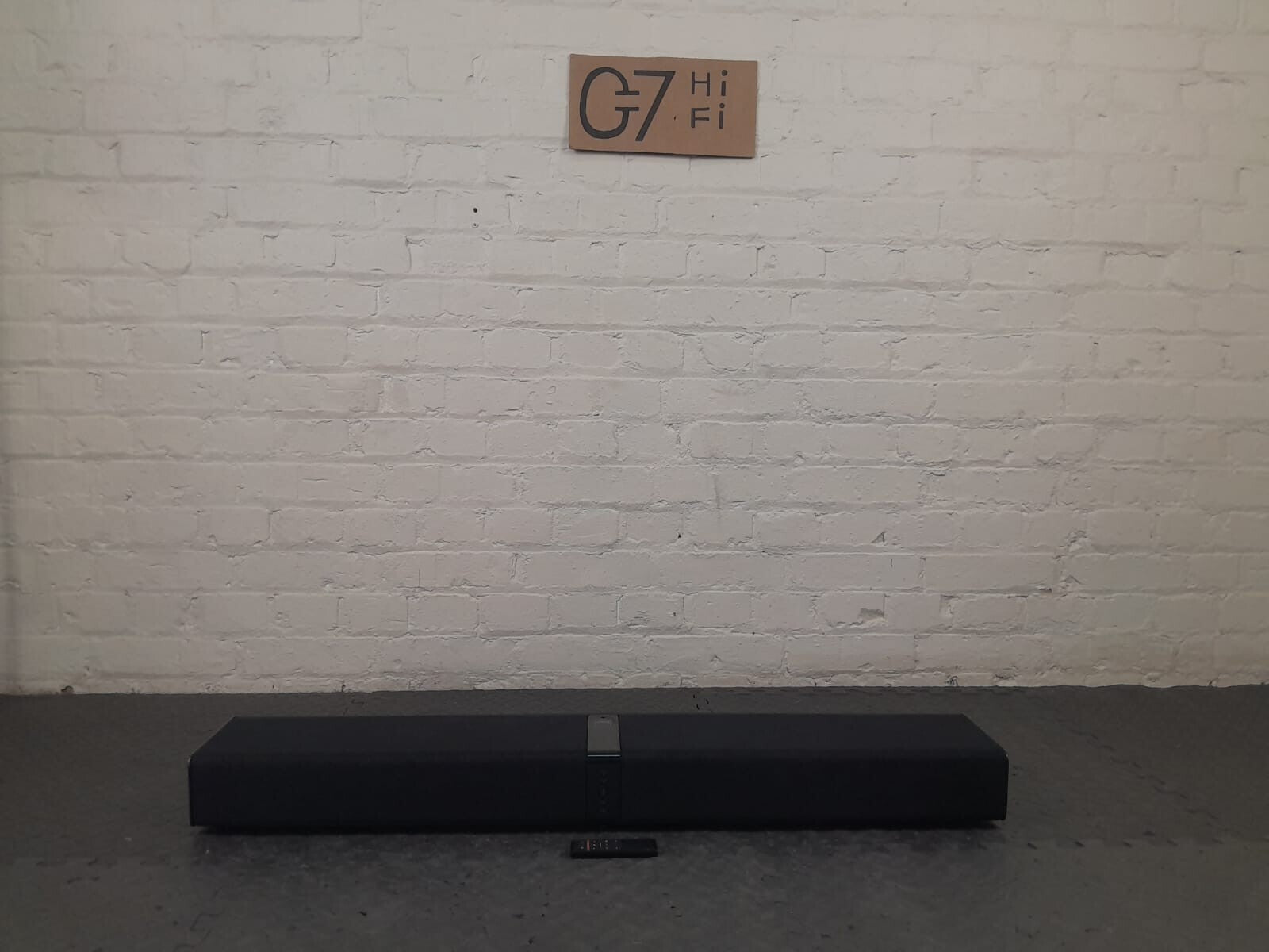 DALI KUBIK ONE SOUNDBAR WITH REMOTE