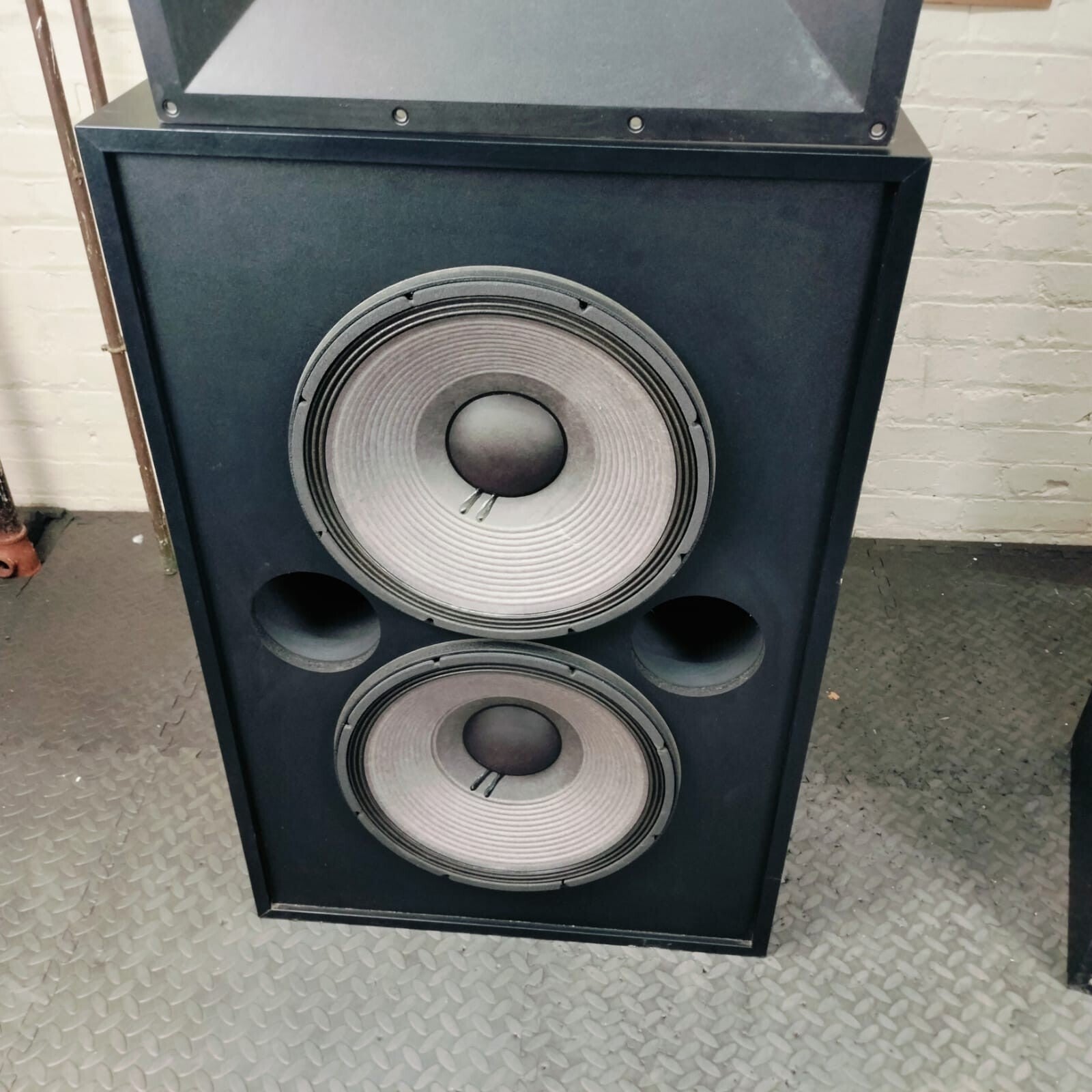 JBL 4648A SPEAKERS 15 INCH PRO DUAL WOOFERS BASS BINS
