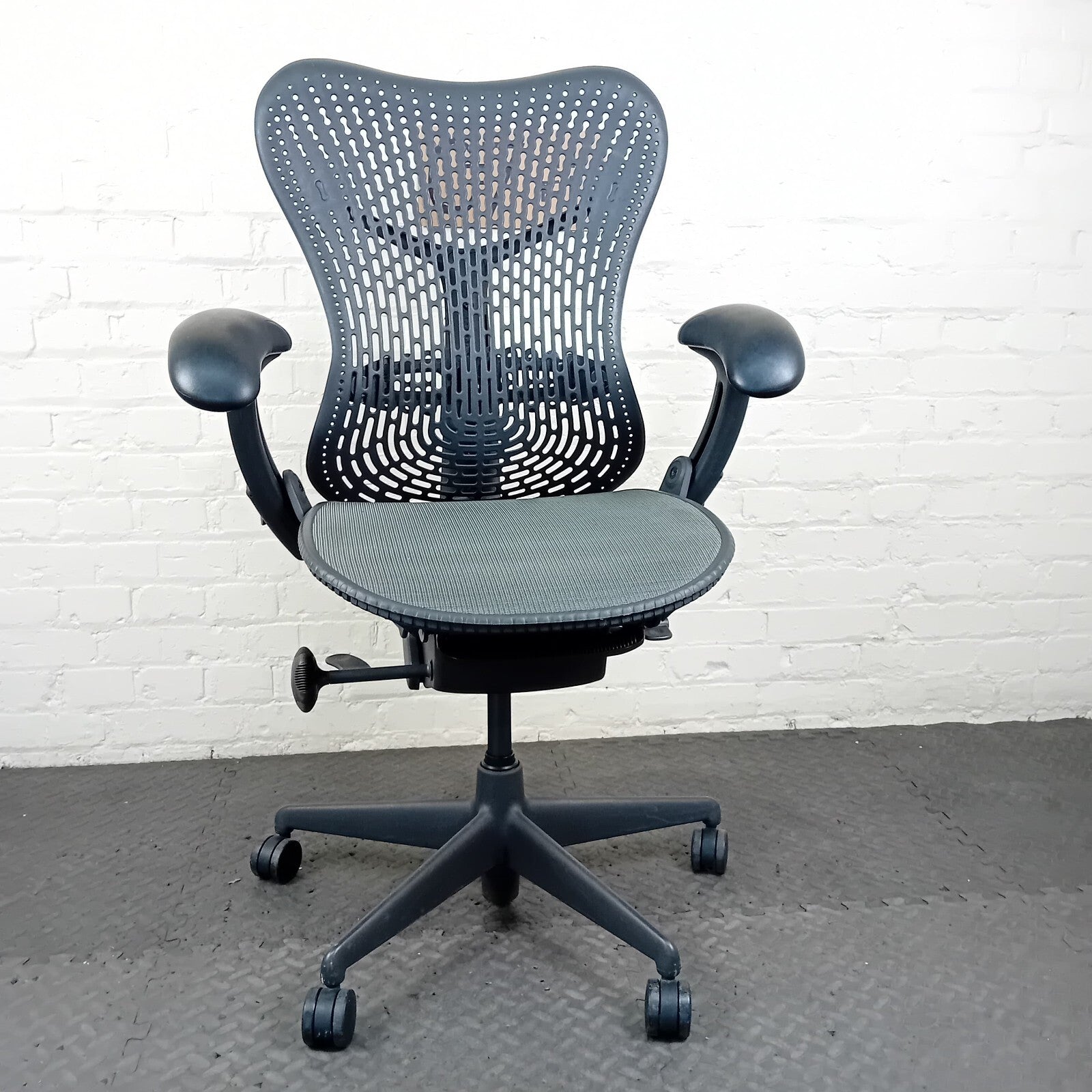 Herman Miller mira office boss Chair