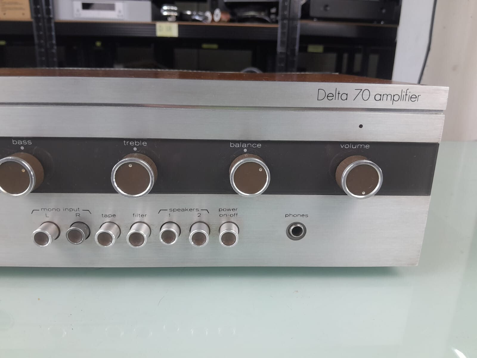 LEAK DELTA 70 AMPLIFIER