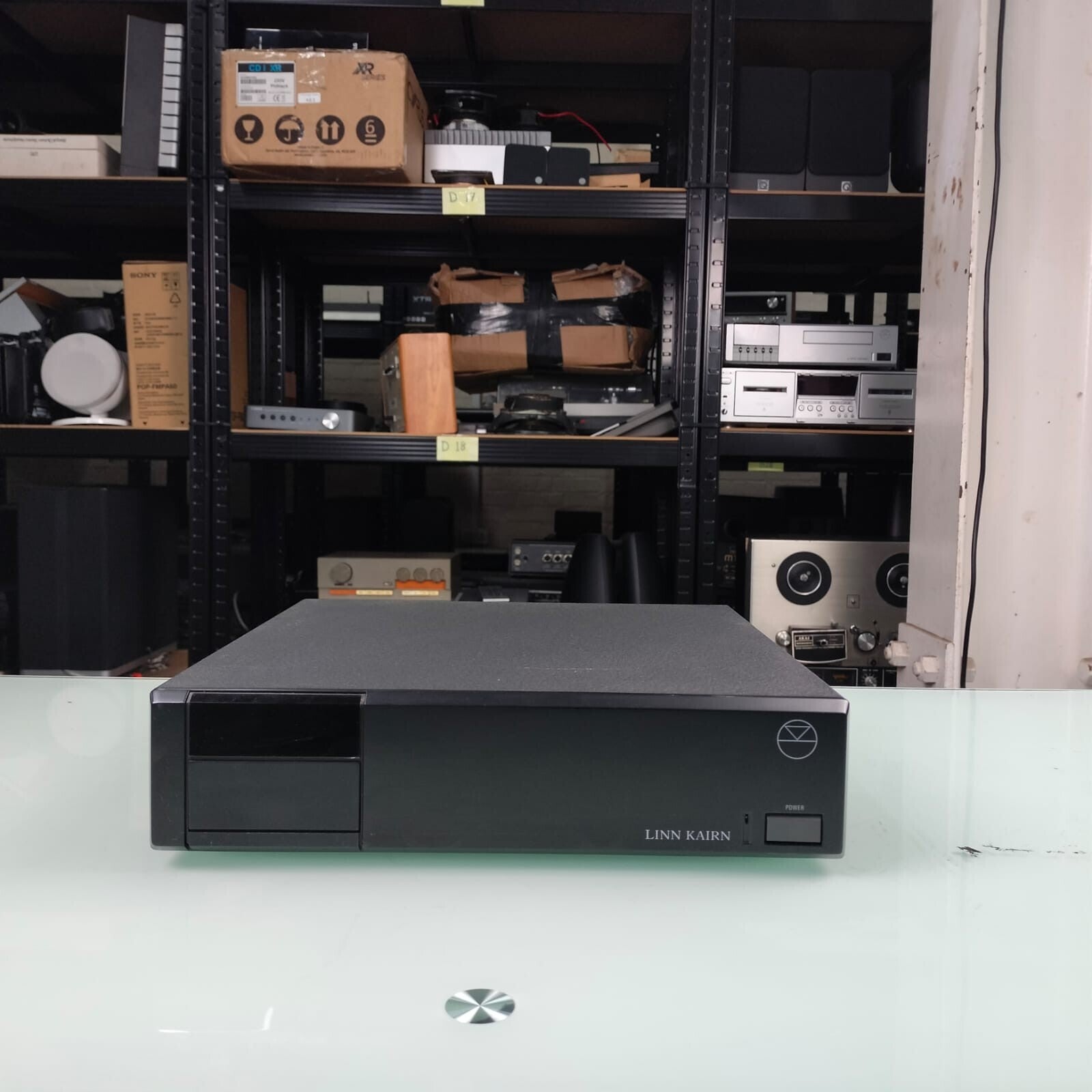 LINN KAIRN PRO PREAMPLIFIER WITH REMOTE