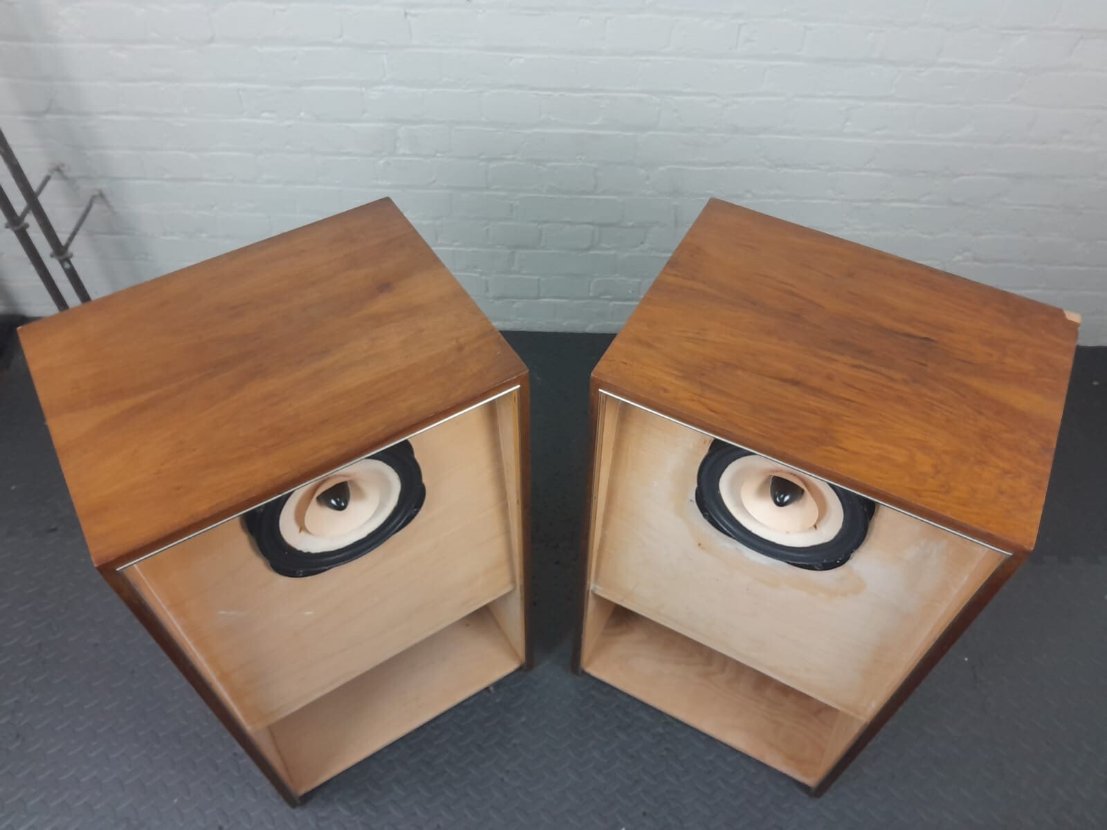 LOWTHER ACOUSTA ALNICO PM6A FULL RANGE FLOOR STANDING SPEAKERS