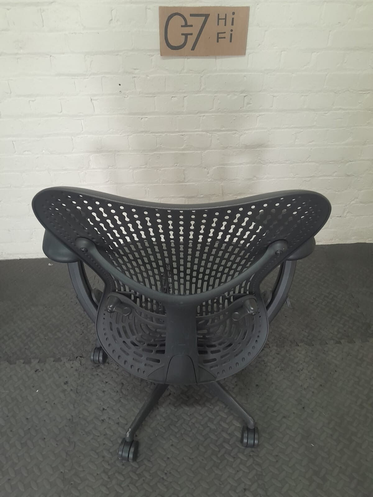 HERMAN MILLER MIRA CHAIR