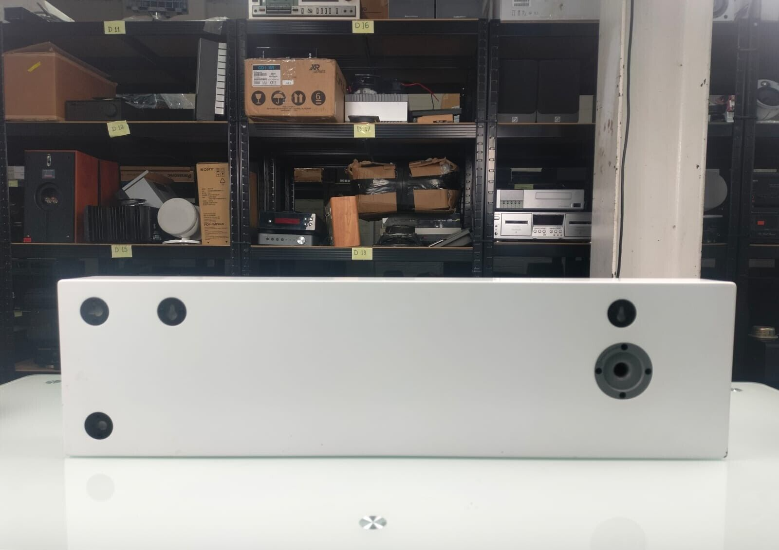 MONITOR AUDIO SOUNDFRAME 2 ON-WALL SPEAKER