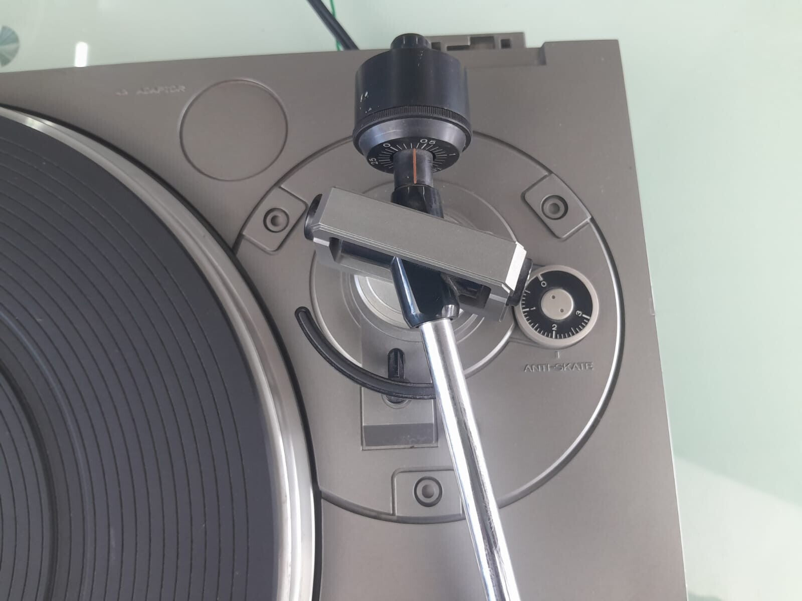 HITACHI HT 324 TURNTABLE