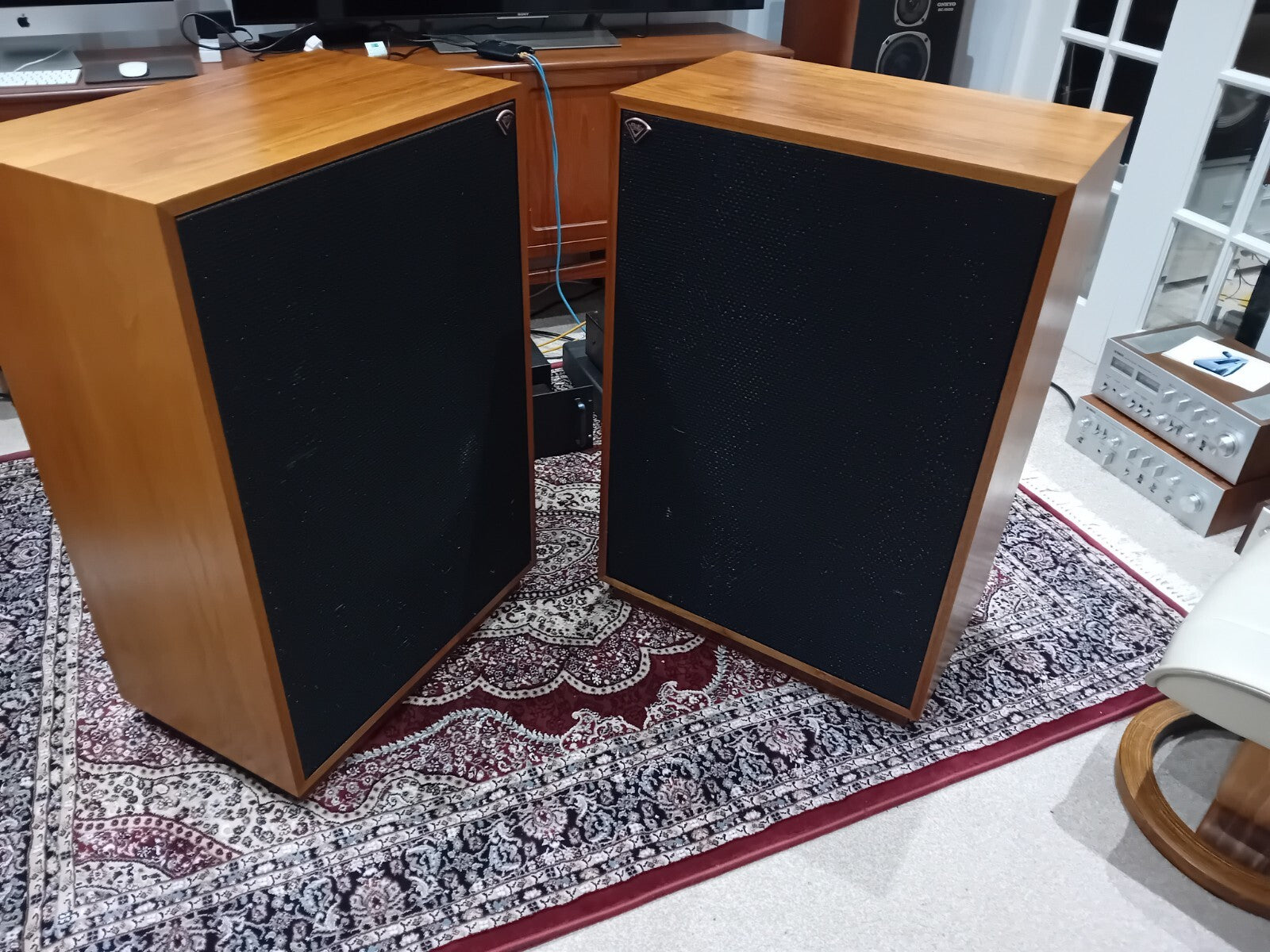 KLIPSCH CORNWAL III 3 WALNUT FLOOR STANDING SPEAKERS