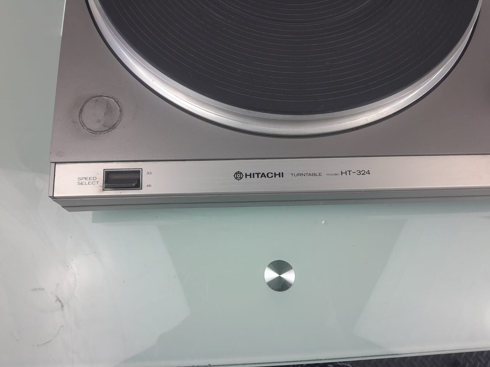 HITACHI HT 324 TURNTABLE