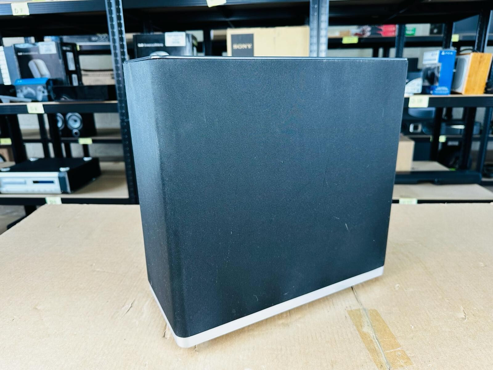 LG 94T1-W Speaker System subwoofer