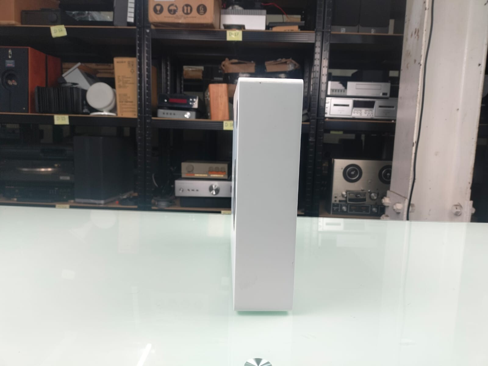 MONITOR AUDIO SOUNDFRAME 3 ON-WALL SPEAKER #002