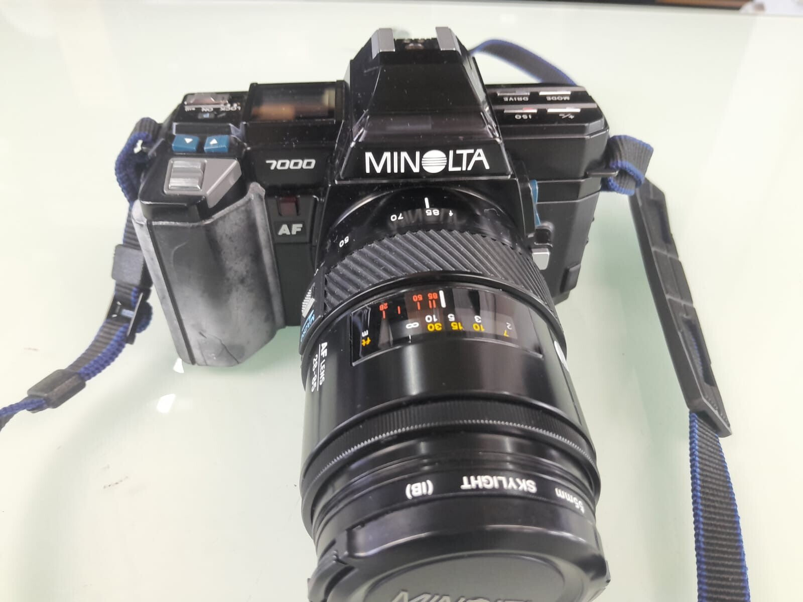 MINOLTA 7000 SLR CAMERA WITH AF LENS 28-85