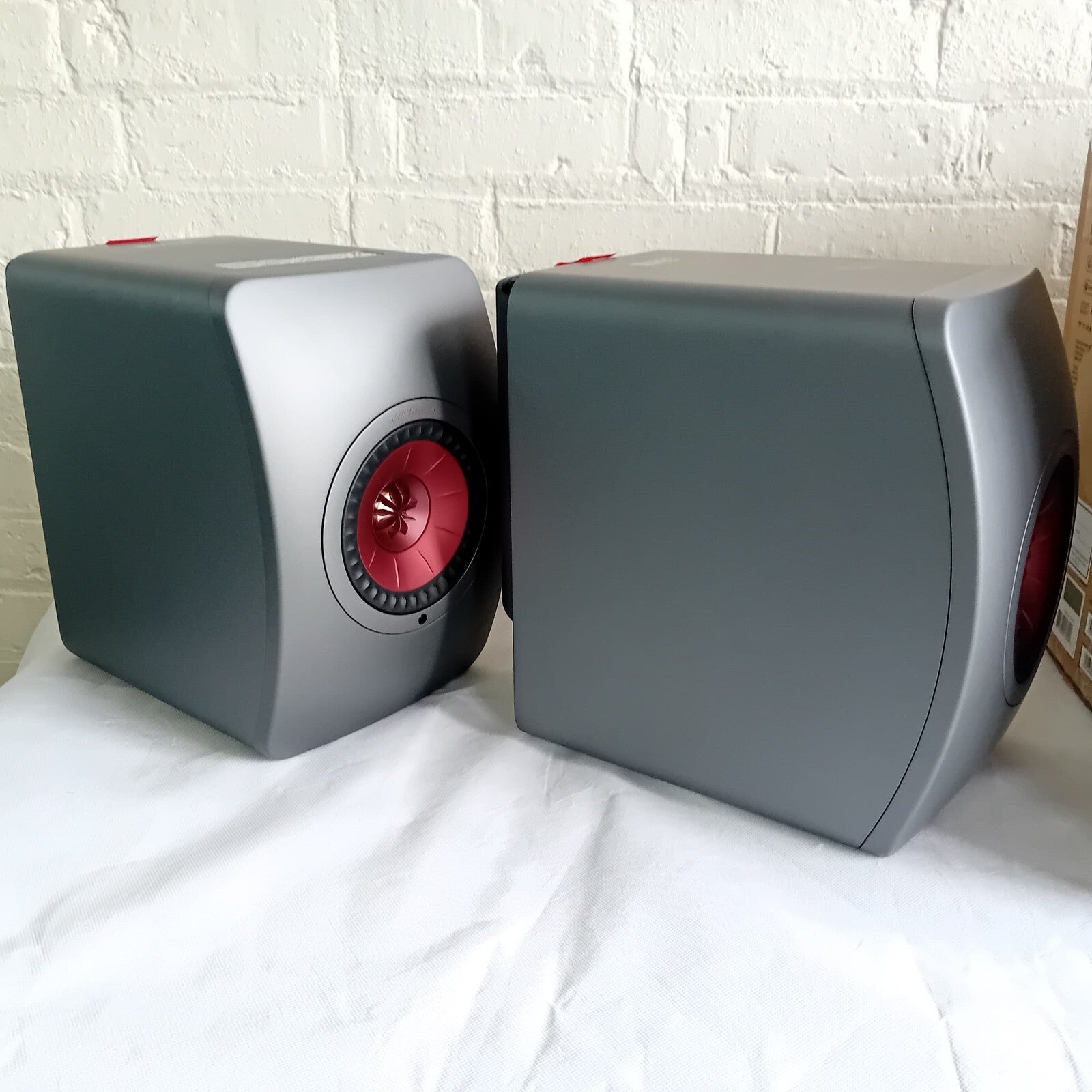 KEF LS50 WIRELESS II TITANIUM GREY SPEAKERS