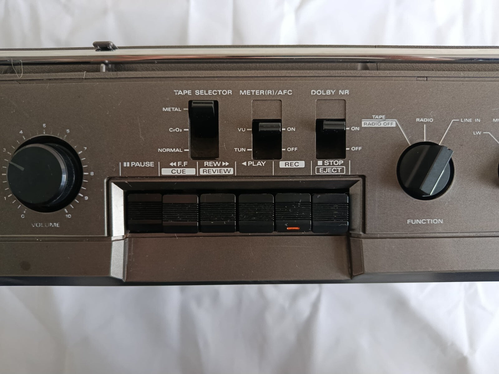 HITACHI TRK 8200E GHETTO BLASTER BOOM BOX FM AM STEREO CASSETTE RECORDER