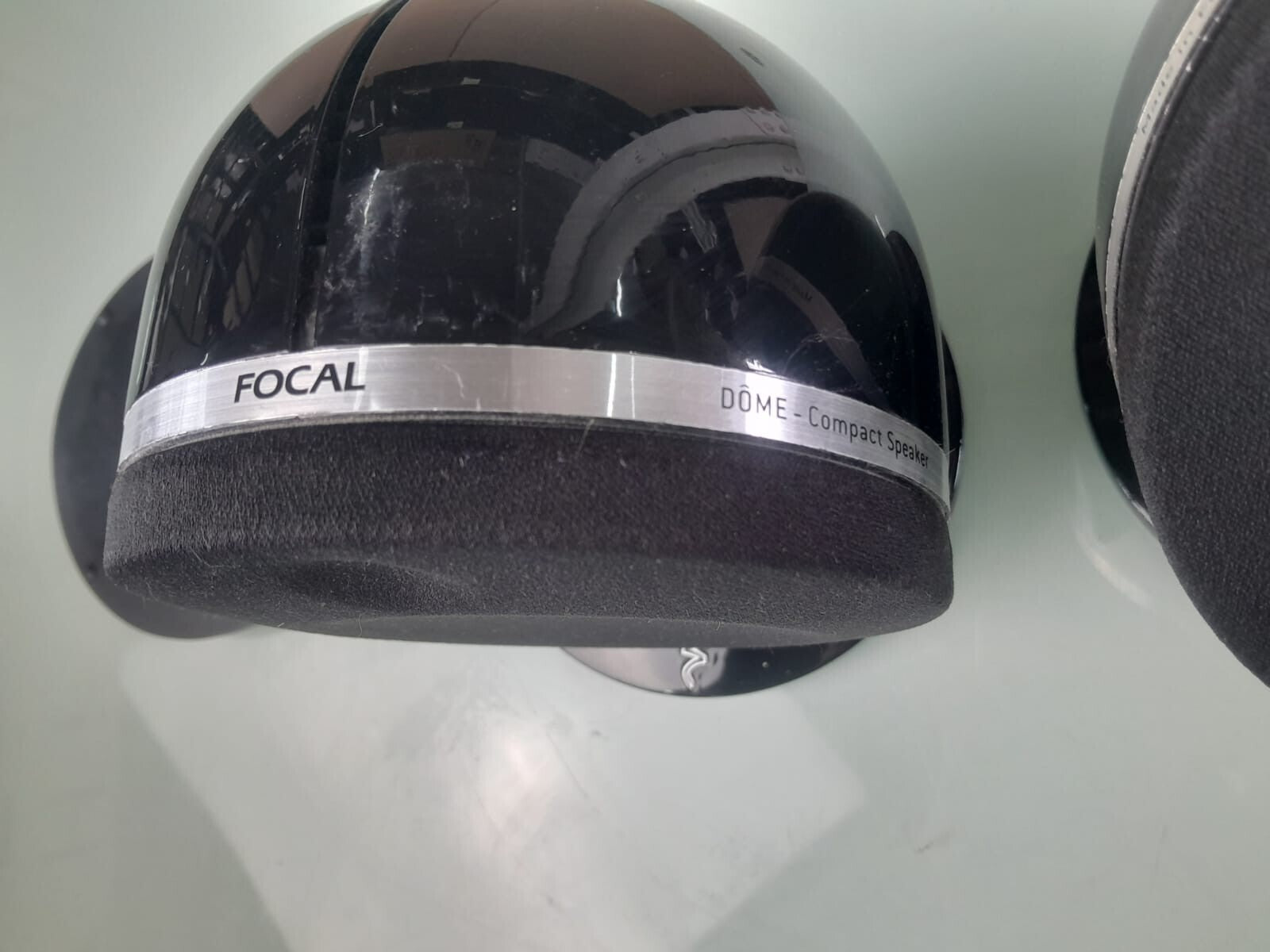 FOCAL DOME SPEAKERS WITH WALL BRACKETS