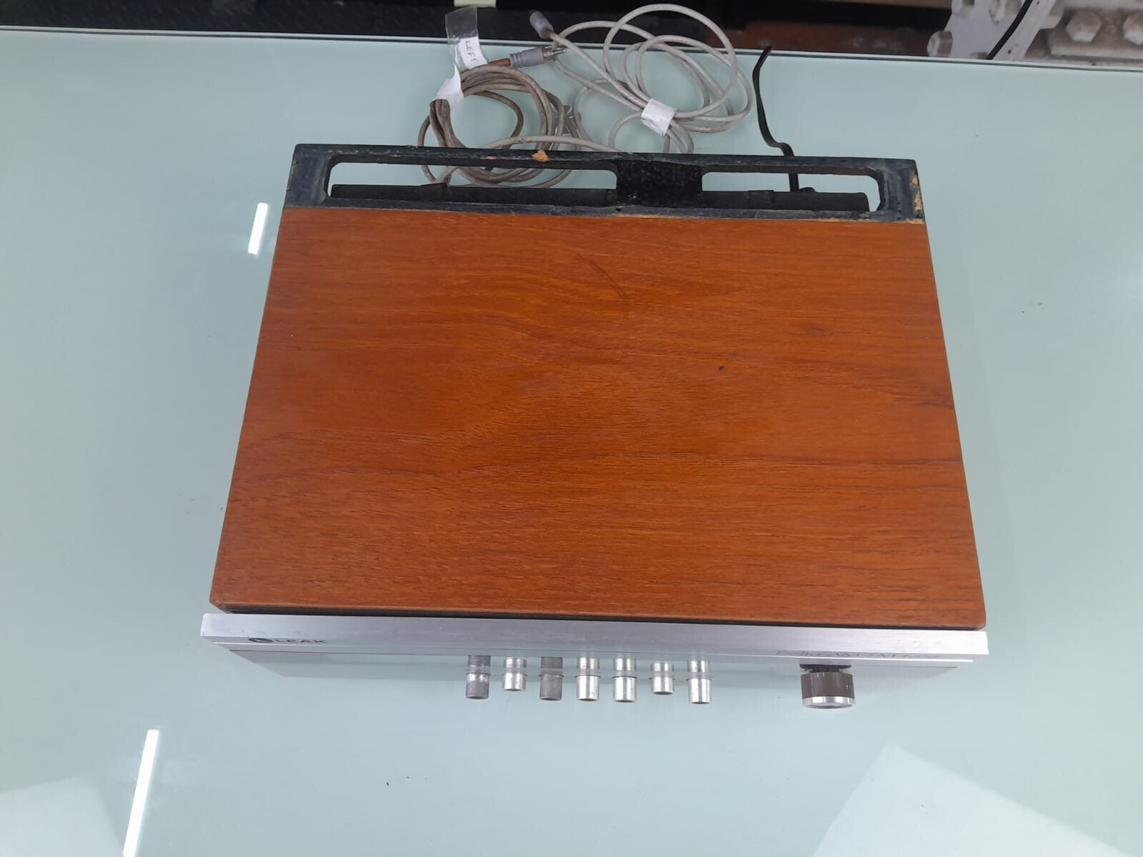 LEAK DELTA AM - FM TUNER