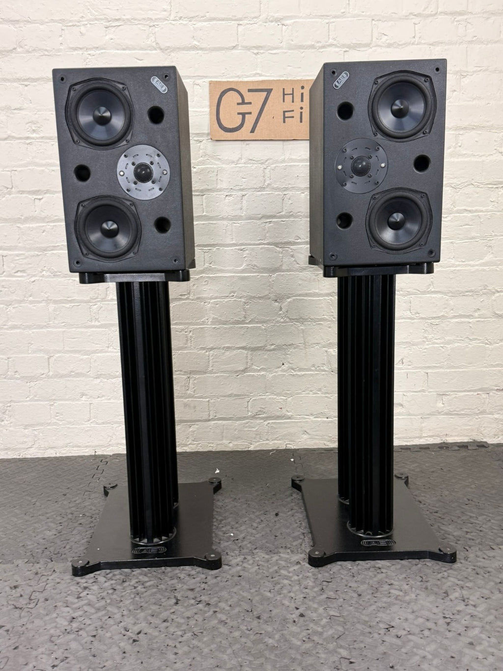 ACOUSTIC ENERGY AE2 SPEAKERS WITH STAND