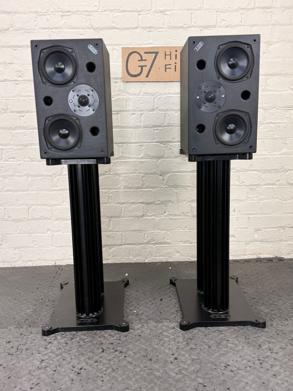 ACOUSTIC ENERGY AE2 SPEAKERS WITH STAND