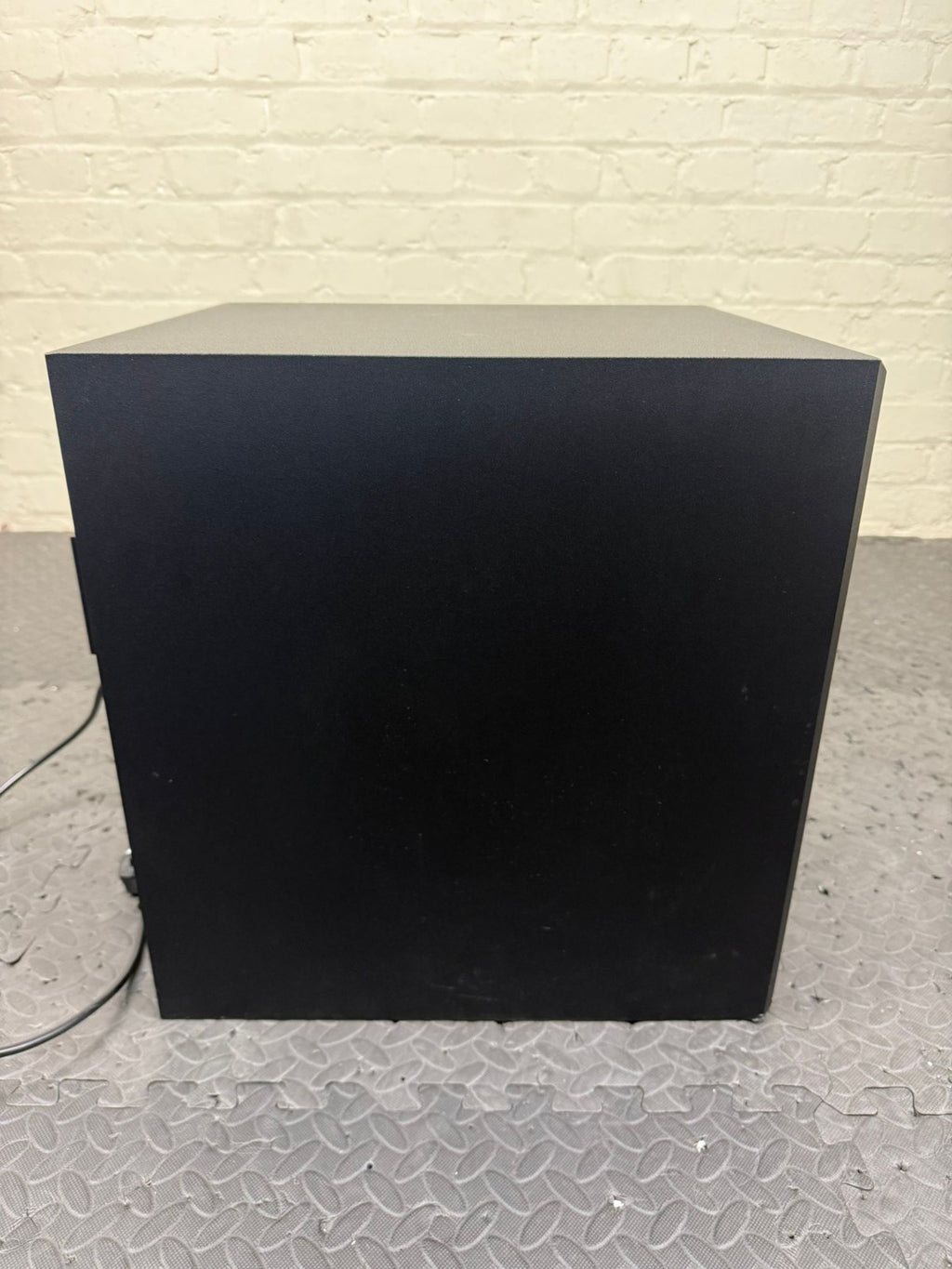 Miller Kreisel  M&K SOUND V1250THX SUBWOOFER