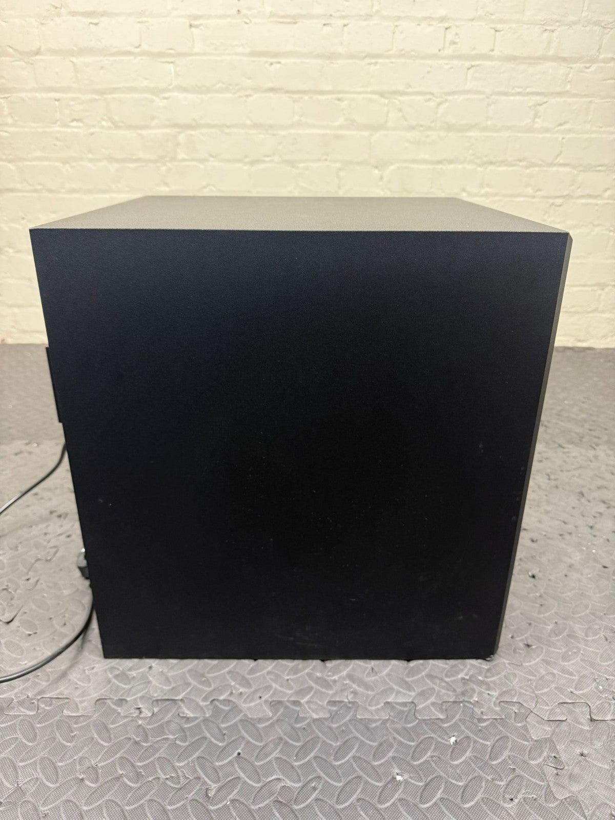Miller Kreisel  M&K SOUND V1250THX SUBWOOFER