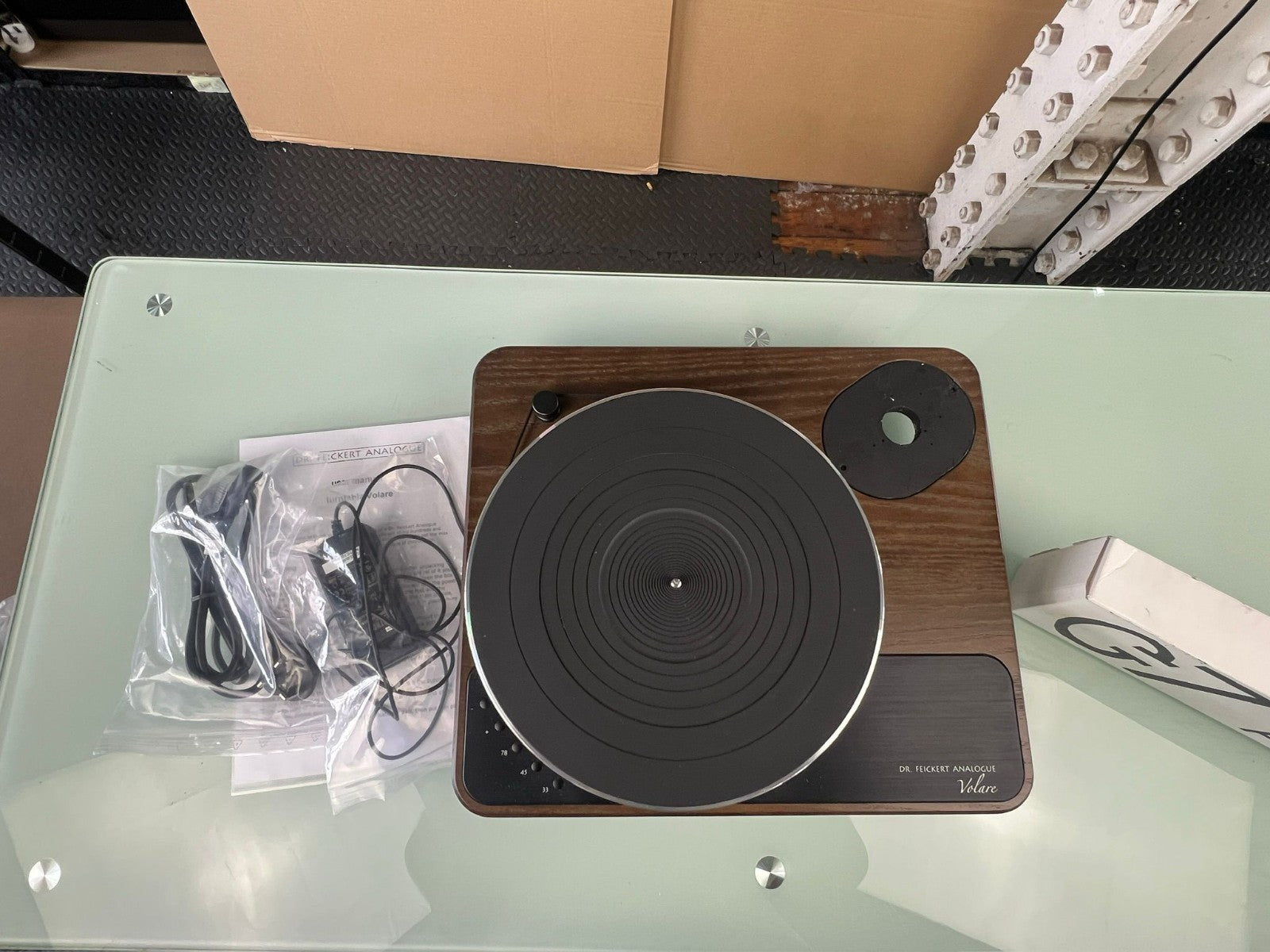 DR. FEICKERT ANALOGUE VOLARE TURNTABLE