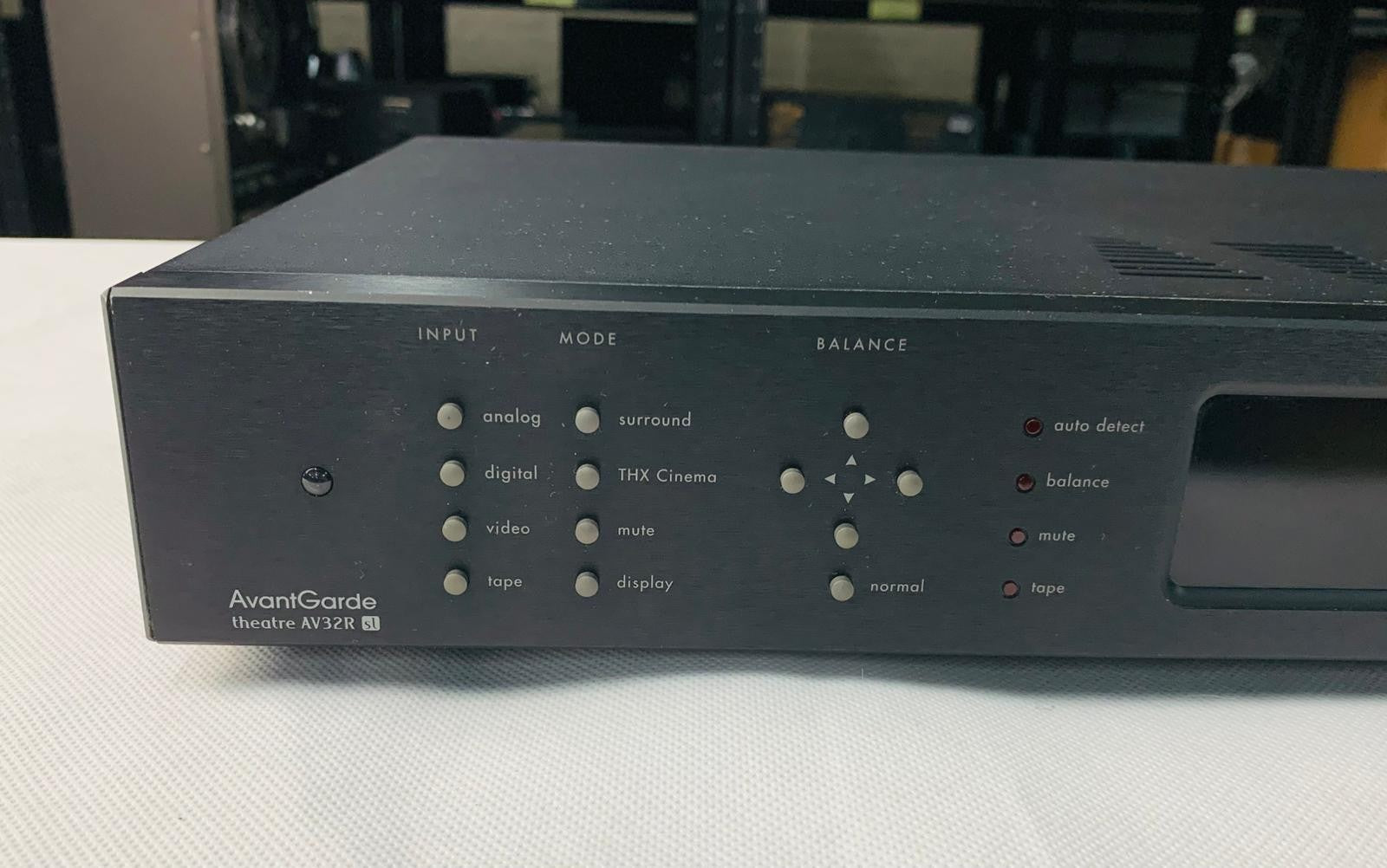 TAG MCLAREN AVANTGRADE THEATRE AV32R SL PRE AMPLIFIER