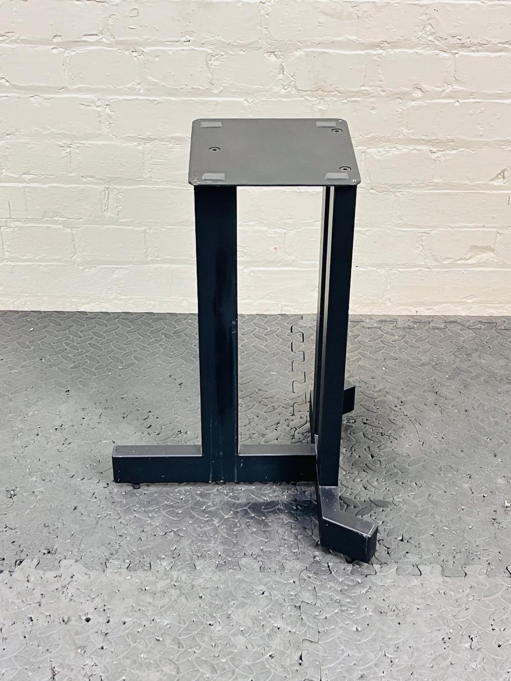 SINGLE TARGET SPEAKER STAND