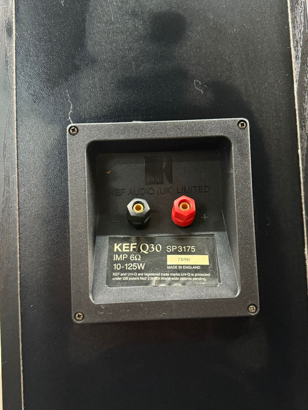 KEF Q30 FLOOR STANDING SPEAKERS