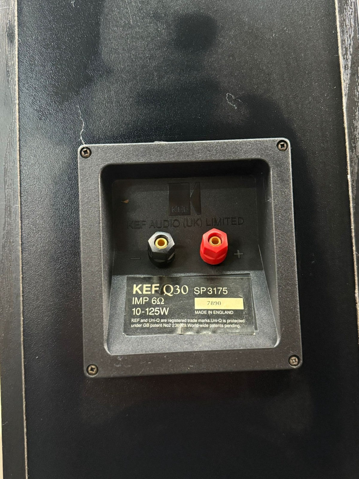 KEF Q30 FLOOR STANDING SPEAKERS