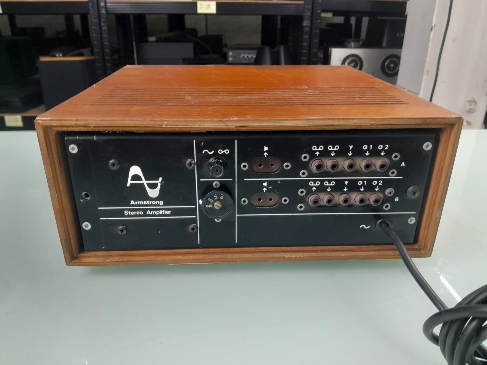 ARMSTRONG 521 STEREO AMPLIFIER