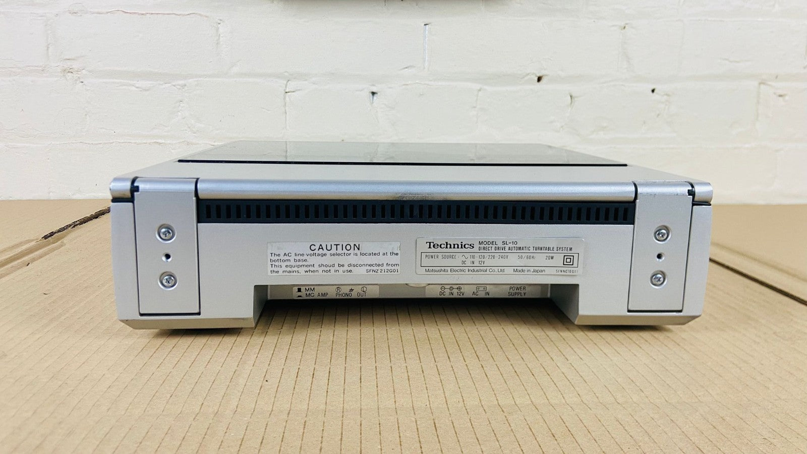 TECHNICS SL 10 QUARTZ DIRECT DRIVE AUTOMATIC TURNTABLE WITH SHURE M99E CARTRIDGE