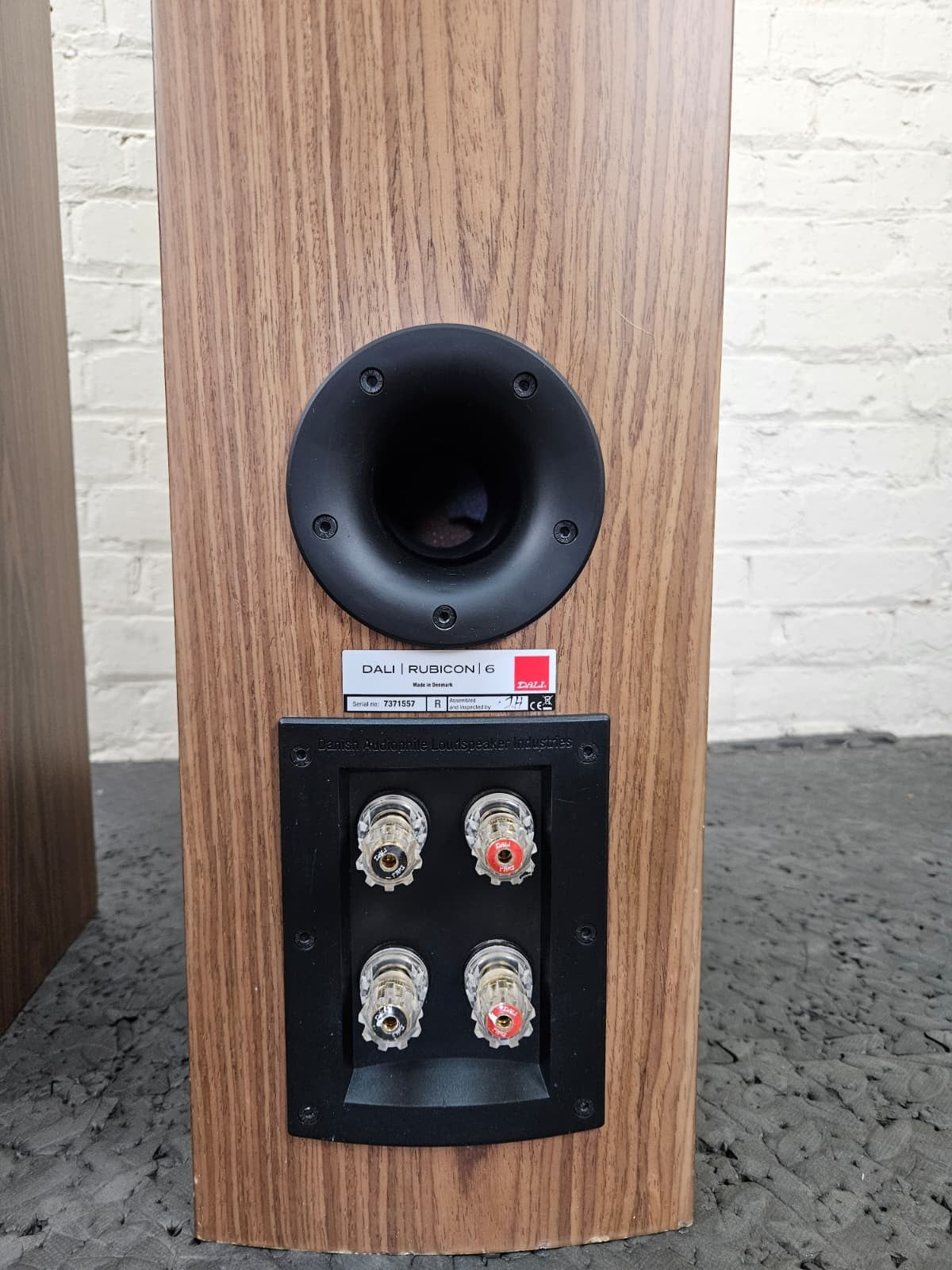 DALI RUBICON 6 FLOOR STANDING SPEAKERS