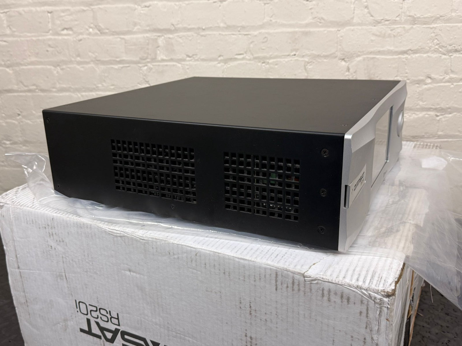 DATASAT RS20i 16-channel surround sound processor CINEMA
