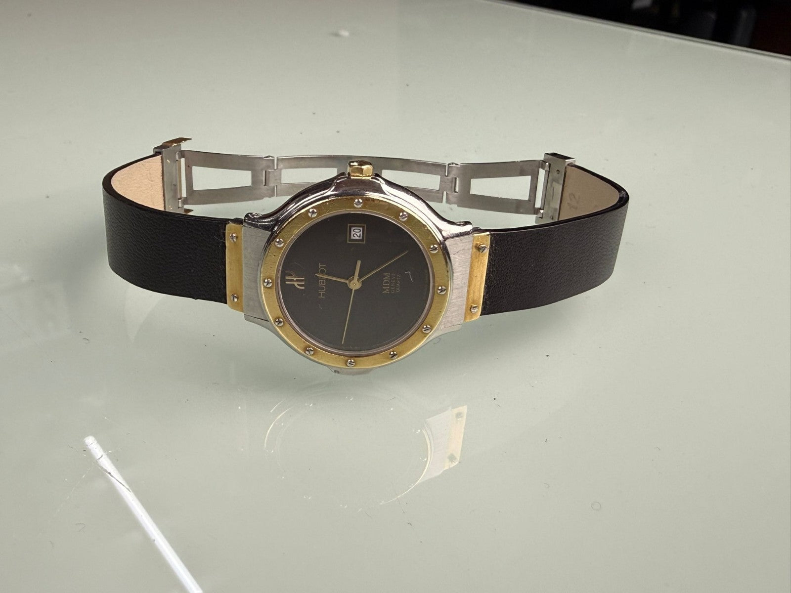 HUBLOT CLASSIC 18K GOLD MDM LADIES S139.10.2 WATCH