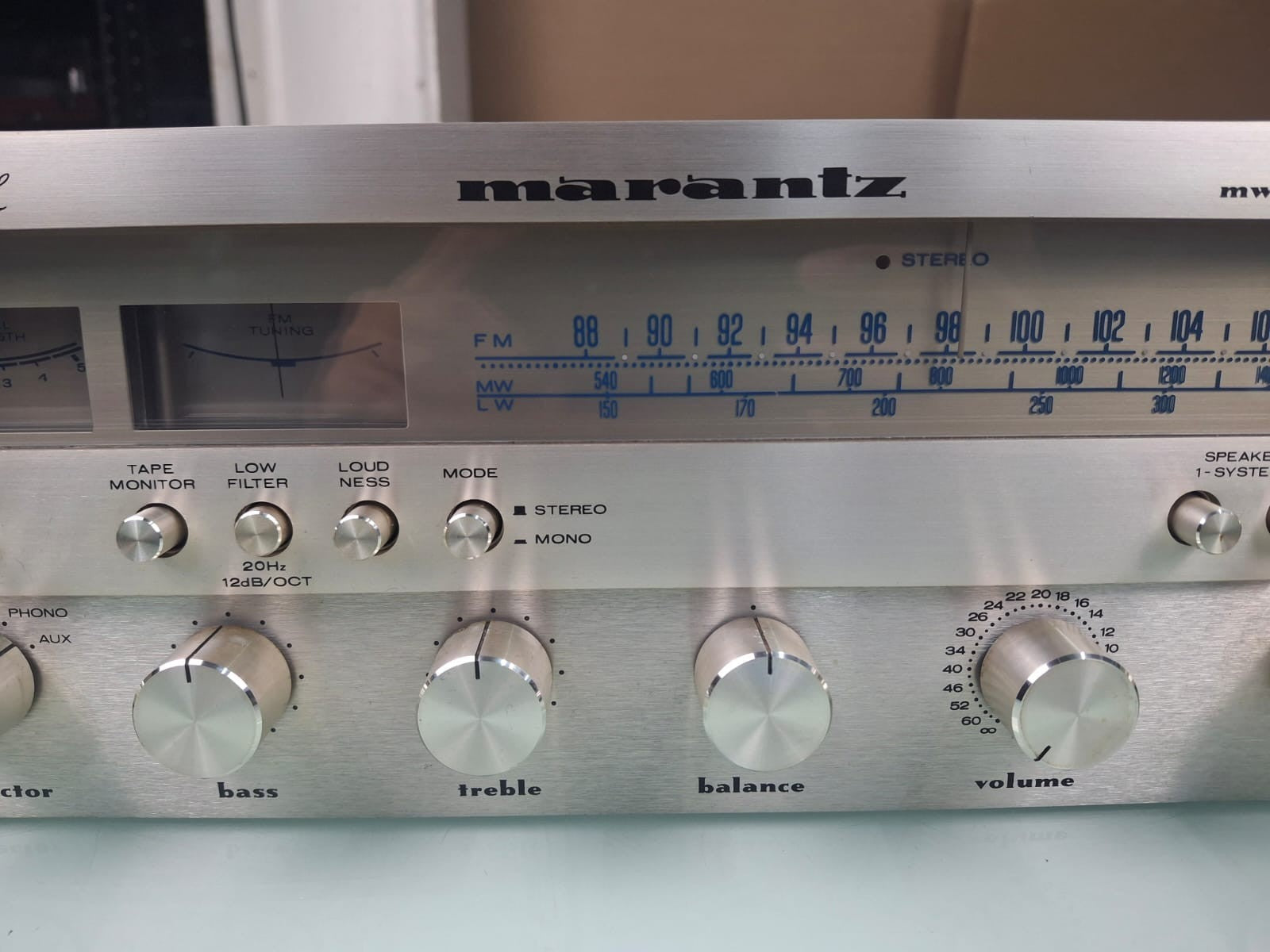 MARANTZ 1515L MW / LW / FM STEREO RECEIVER