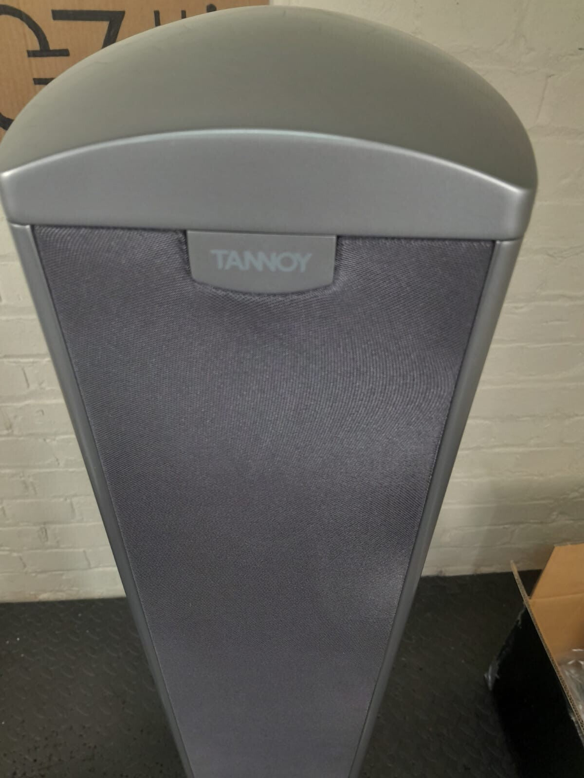 TANNOY ARENA HIGHLINE 500 TOWER SILVER FLOOR STANDING SPEAKERS