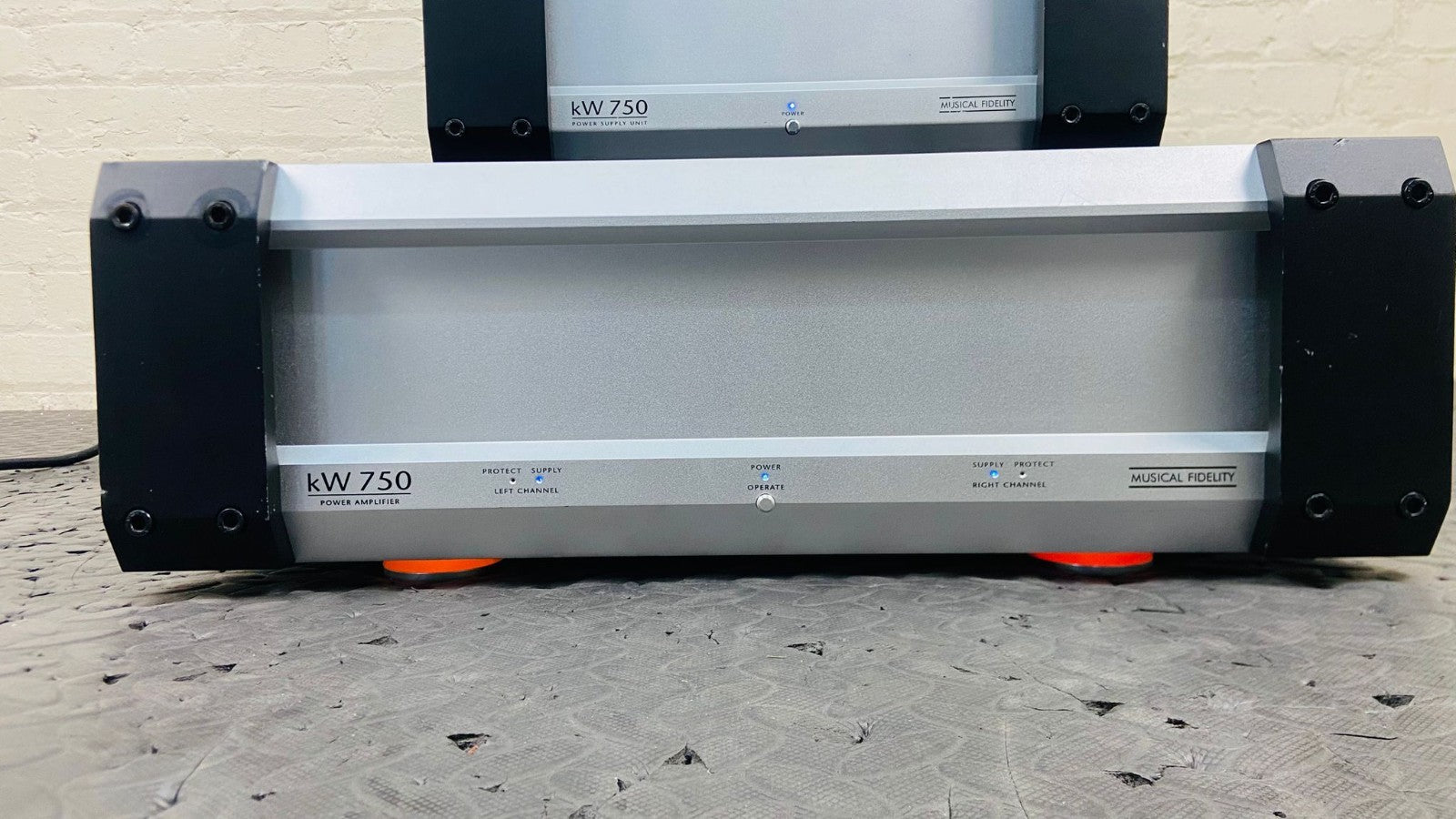 MUSICAL FIDELITY KW 750 POWER AMPLIFIER WITH KW 750 PSU POWER SUPPLY
